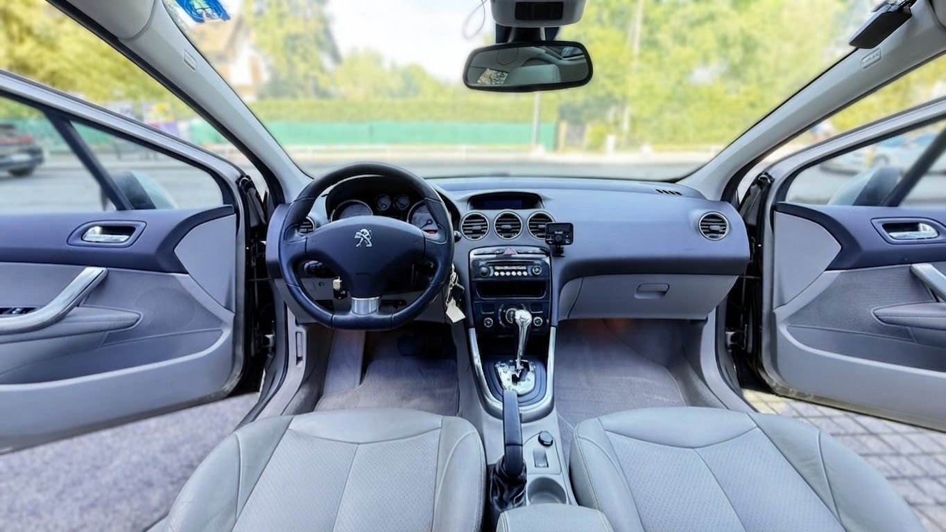 PEUGEOT 308 1.6 16V Turbo Allure Automatic-image-8