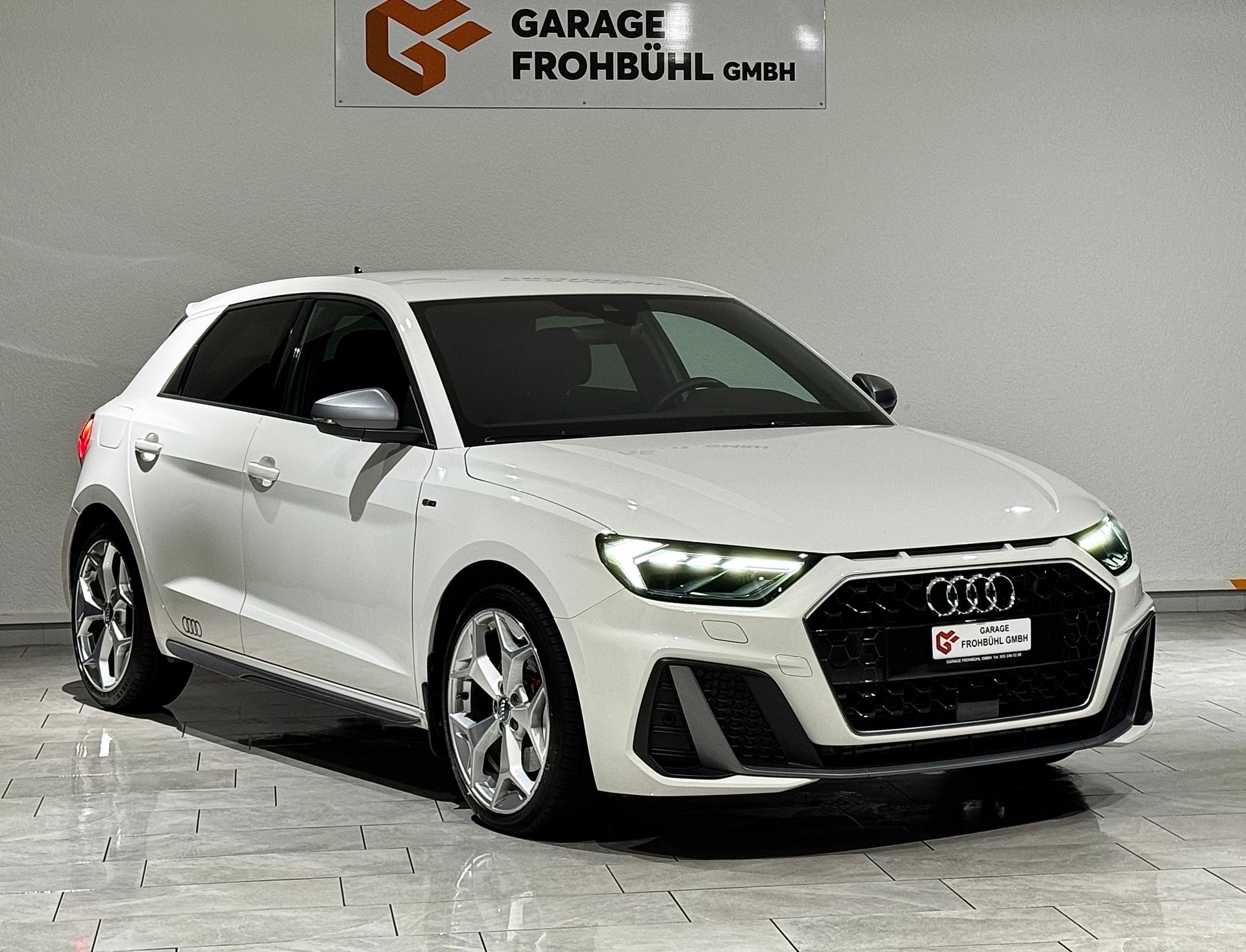 AUDI A1 Sportback 40 TFSI S Line S-tronic-showroom-element-2