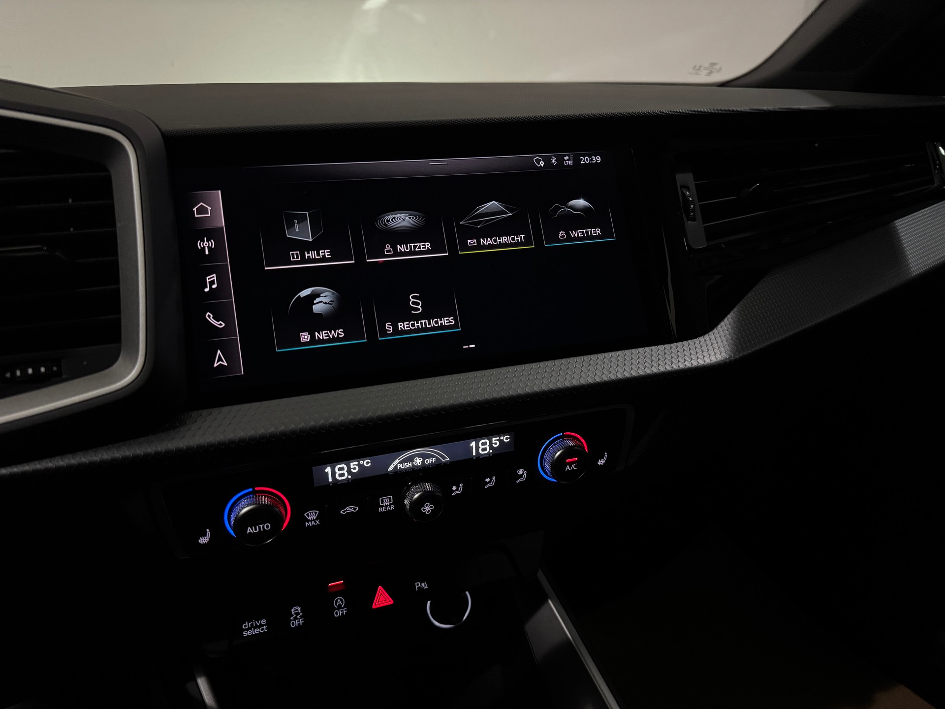 AUDI A1 Sportback 40 TFSI S Line S-tronic-image-22
