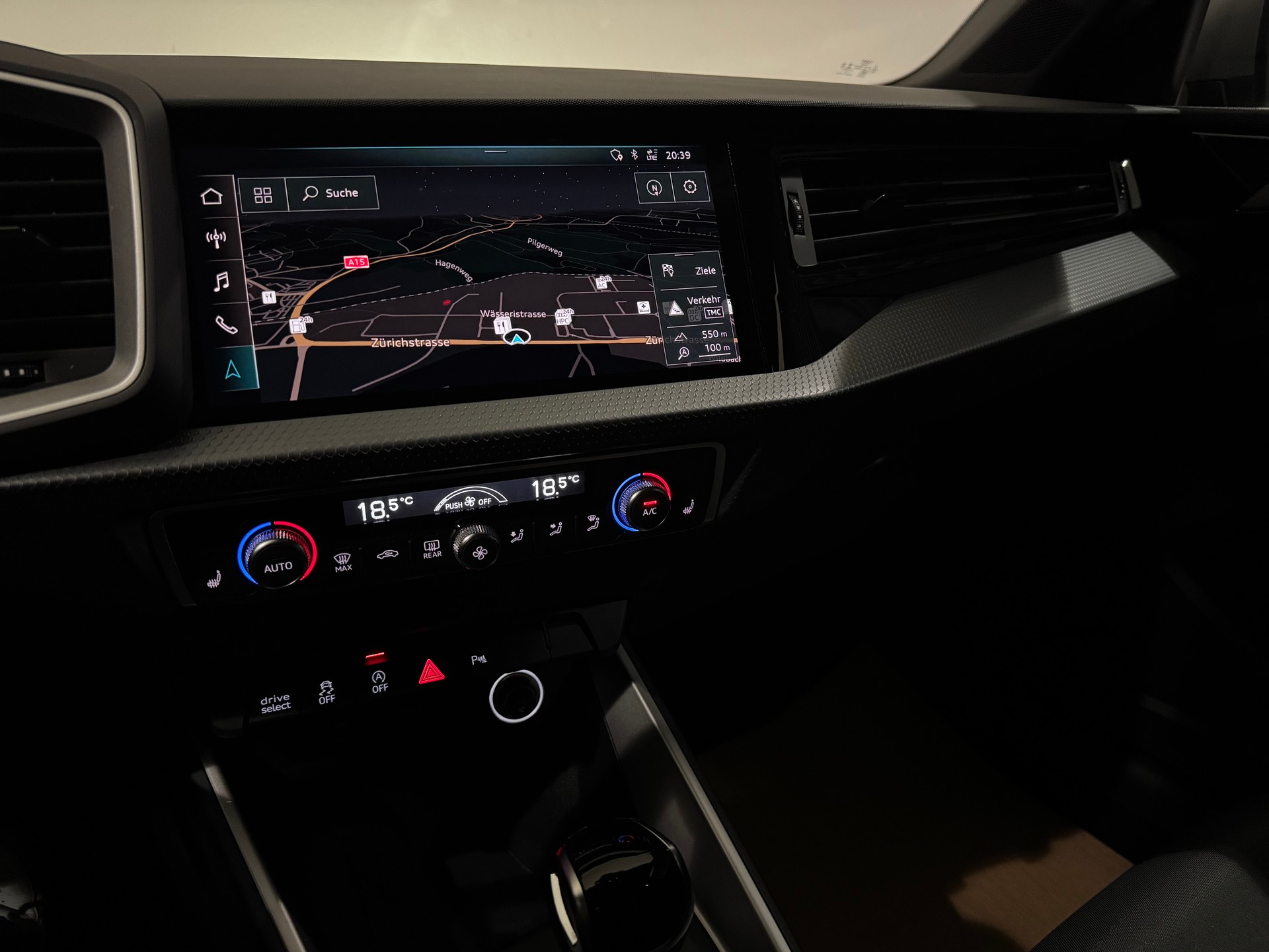 AUDI A1 Sportback 40 TFSI S Line S-tronic-image-19