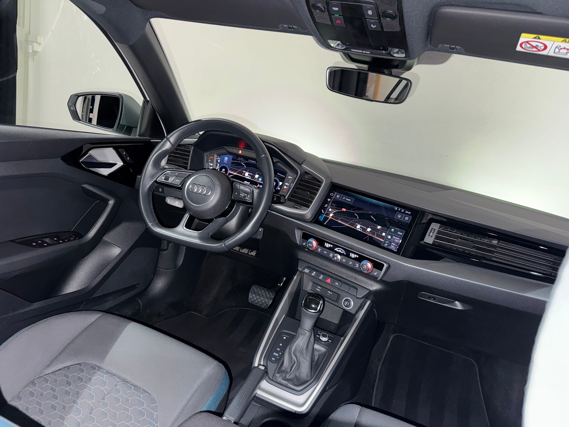 AUDI A1 Sportback 40 TFSI S Line S-tronic-image-15