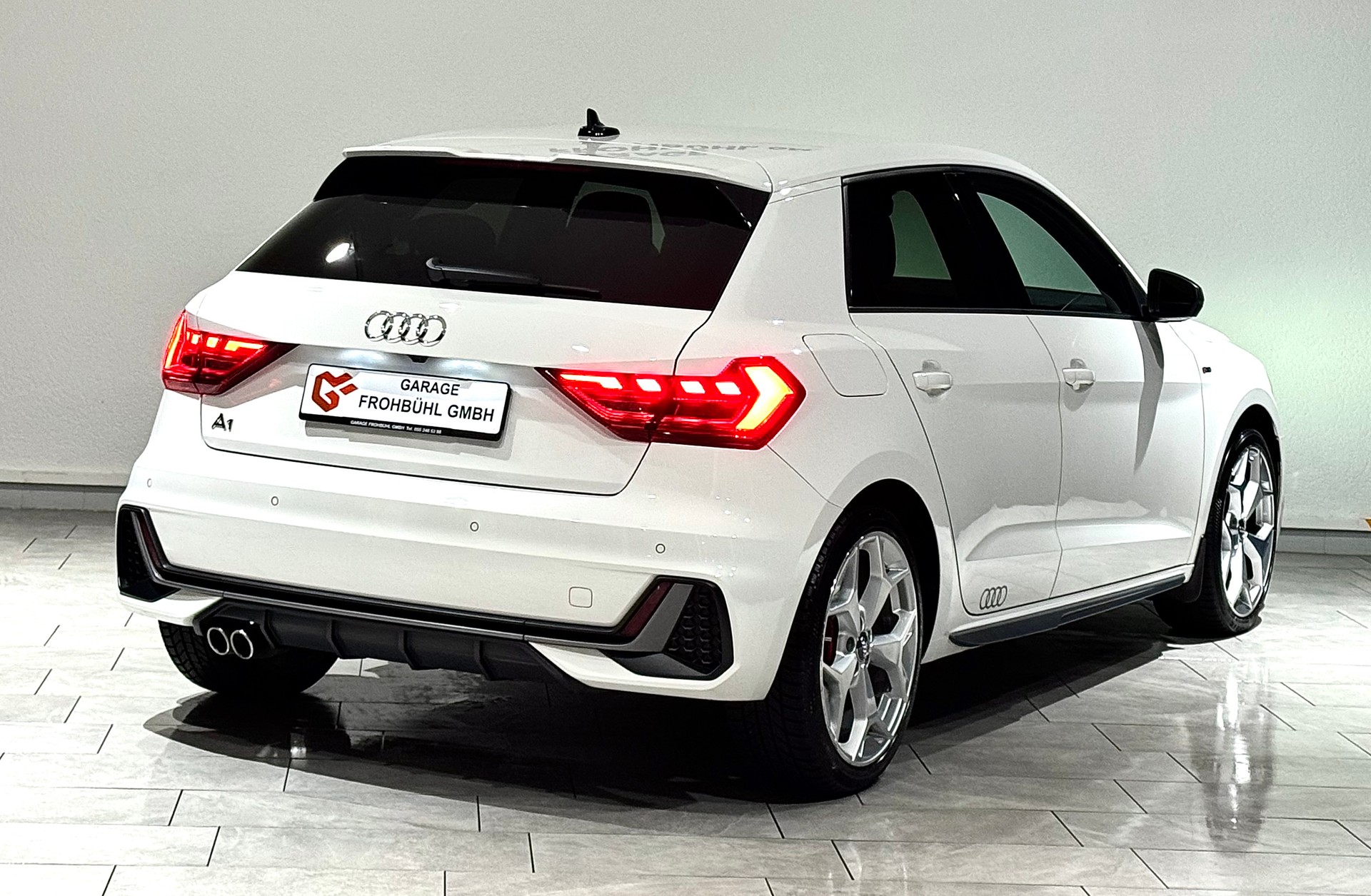 AUDI A1 Sportback 40 TFSI S Line S-tronic-image-4