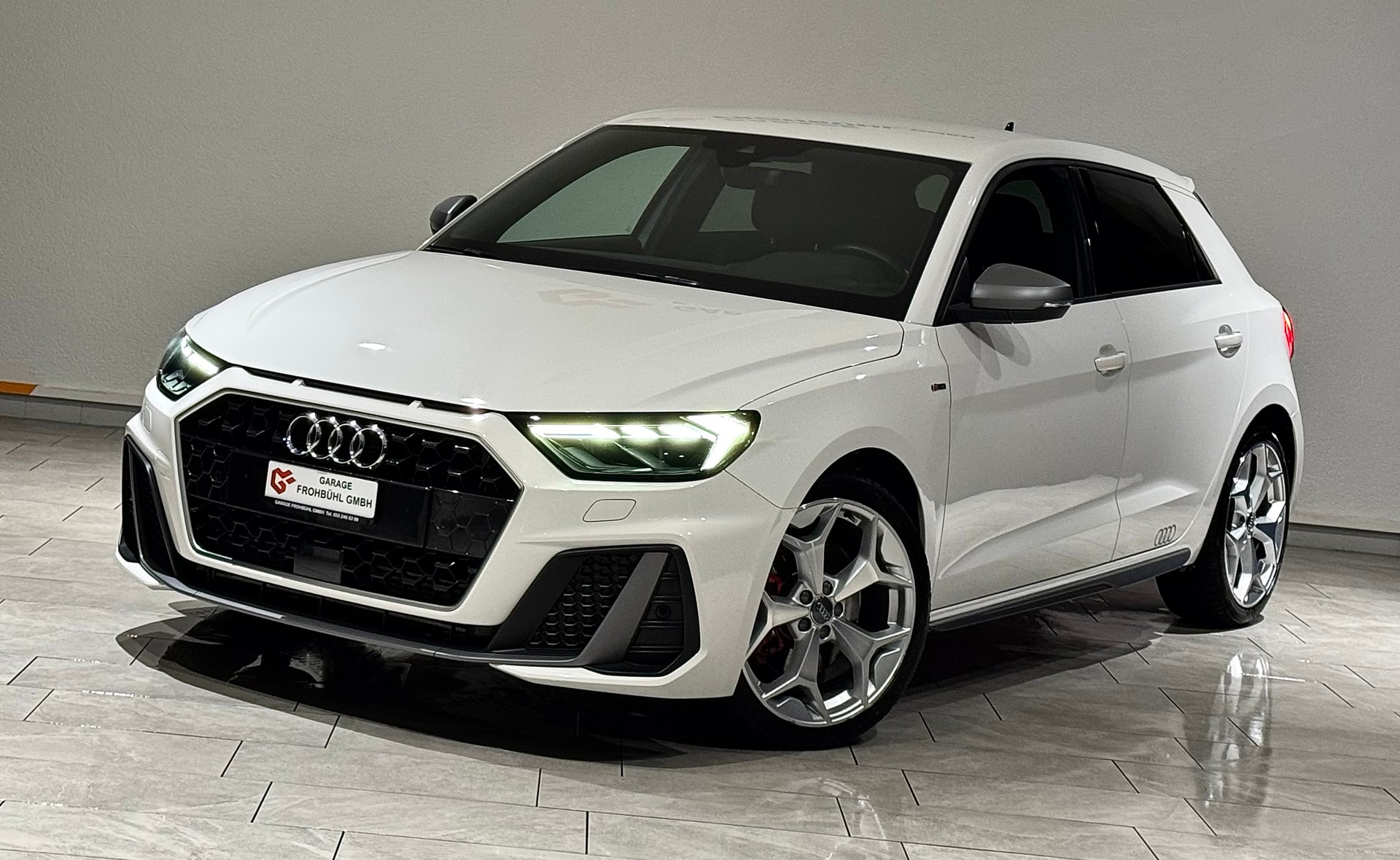 AUDI A1 Sportback 40 TFSI S Line S-tronic-showroom-element-3