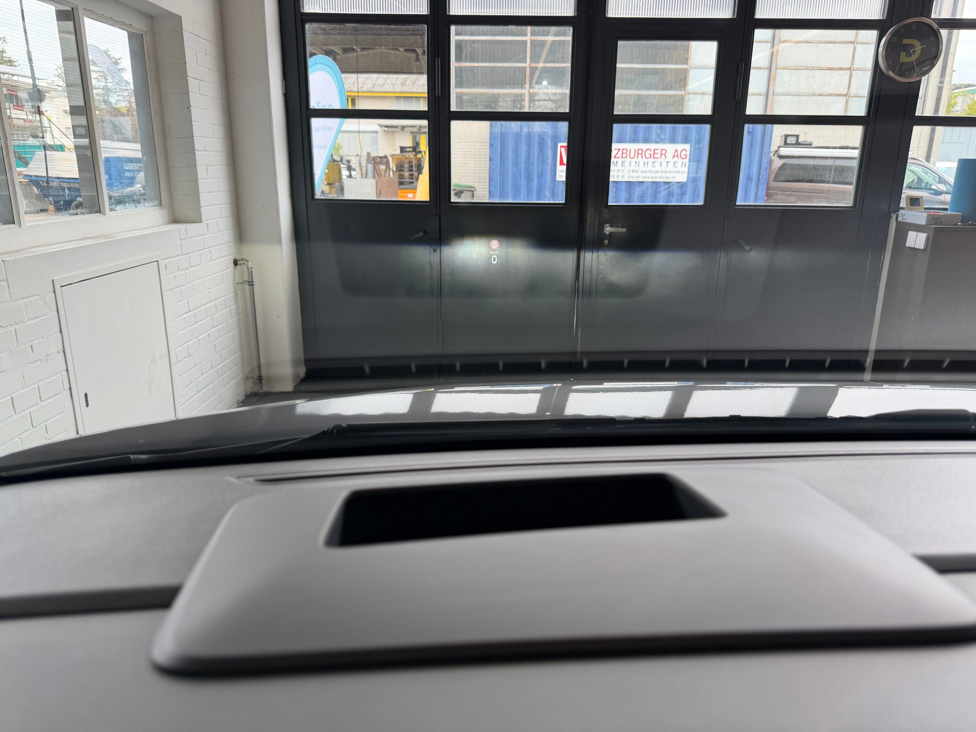 VW Multivan 2.0 TDI Life EDITON DSG-image-17