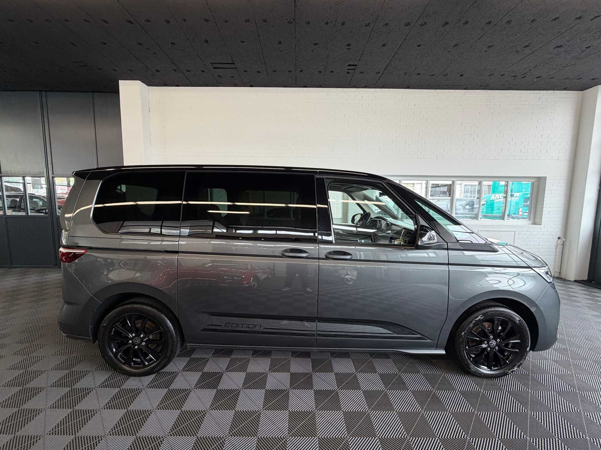 VW Multivan 2.0 TDI Life EDITON DSG-showroom-element-1