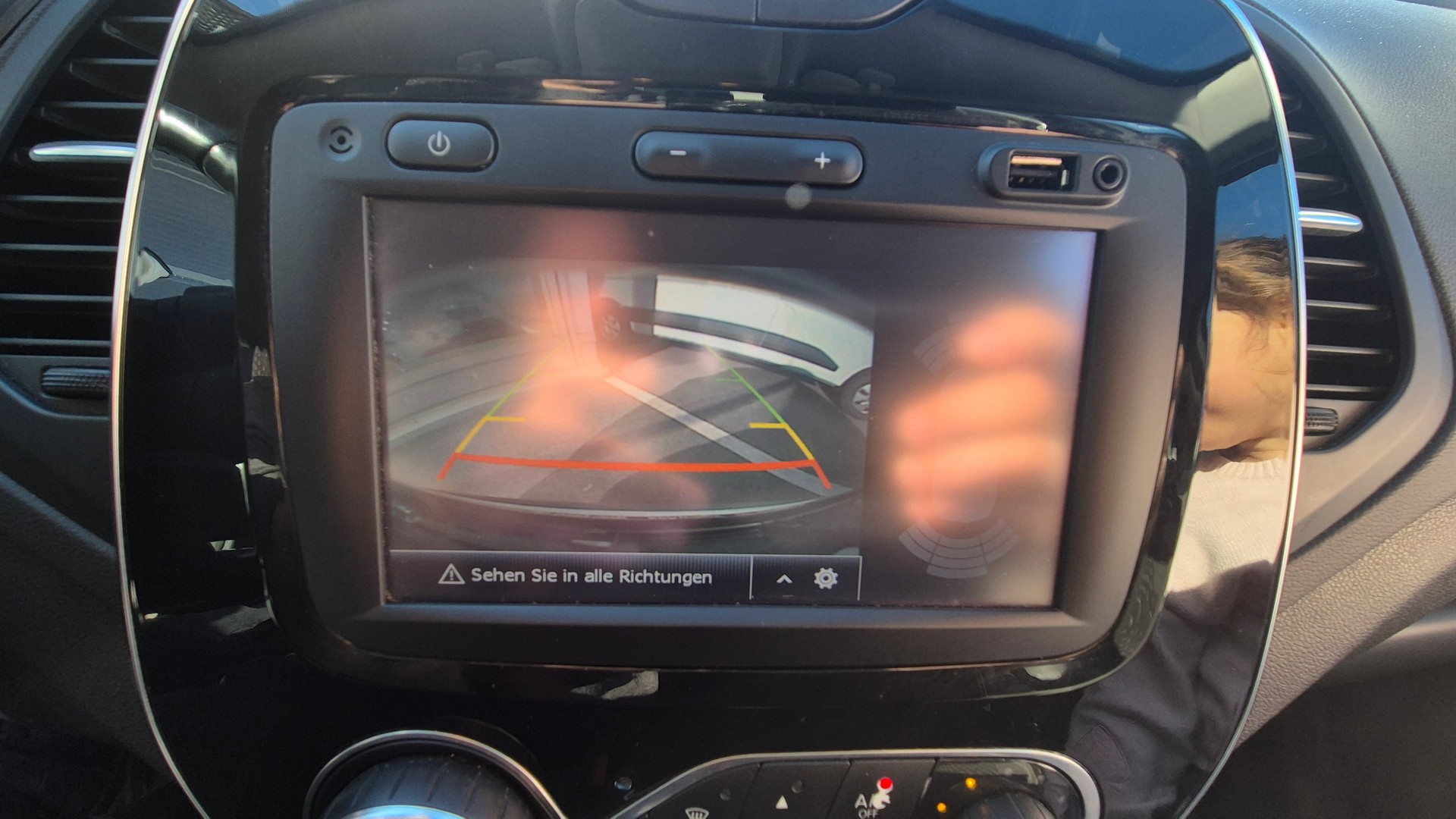RENAULT Captur 1.2 T 16V Intens EDC-image-5