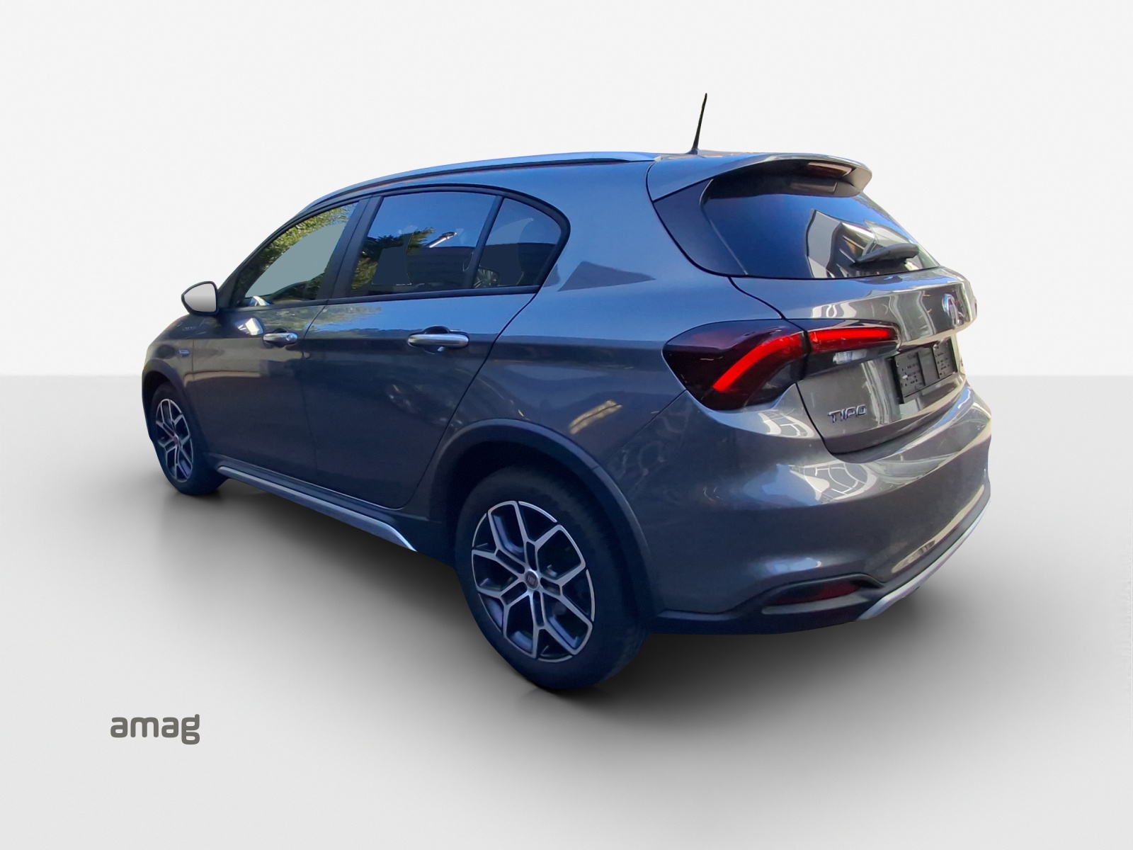 FIAT Tipo Hybrid 1.5 Cross-showroom-element-2