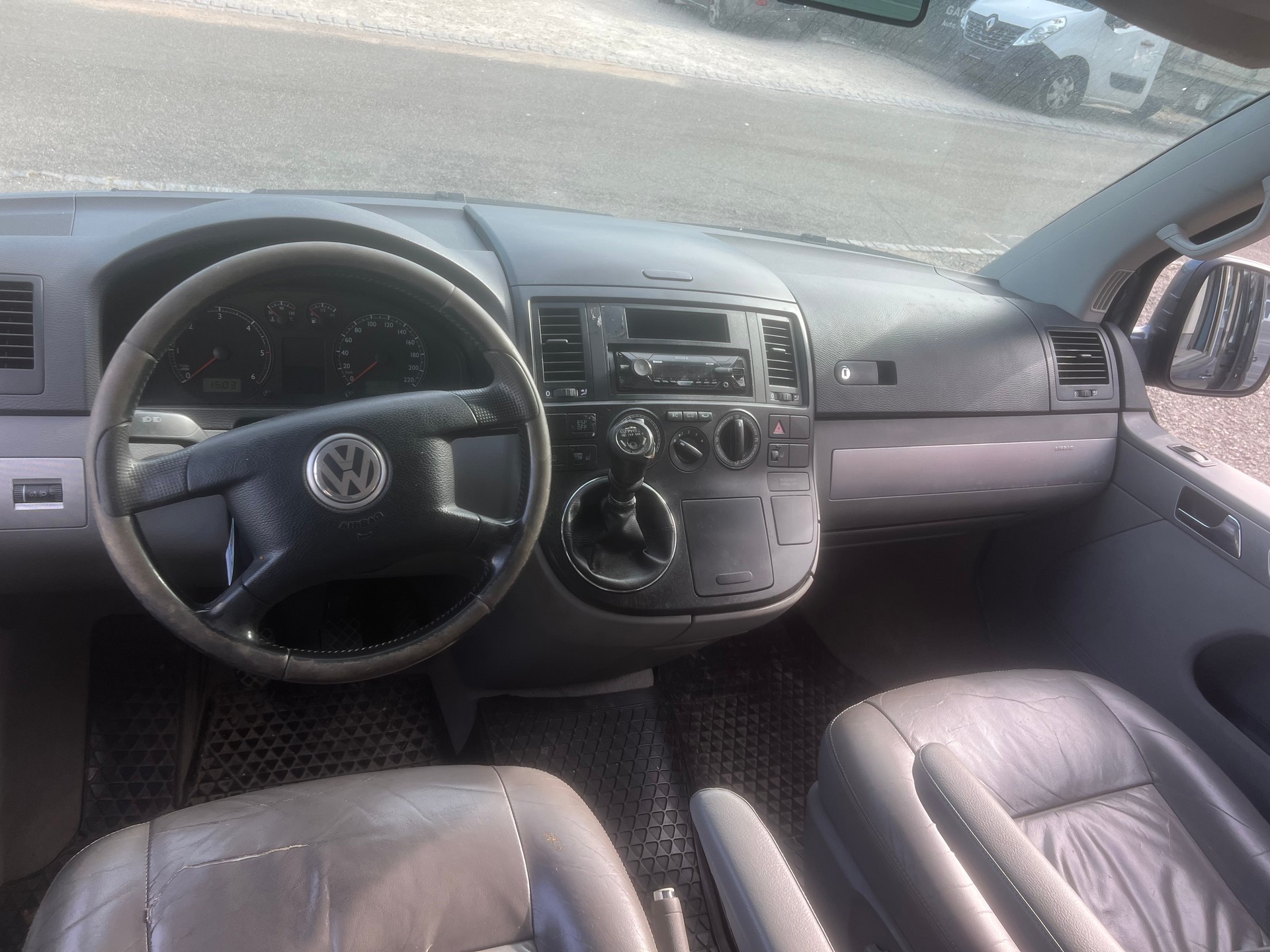 VW T5 Multivan Highline 2.5 TDI 4M-image-8