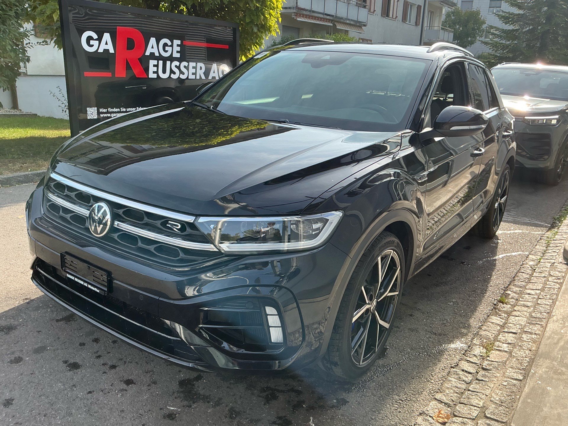 VW T-Roc R 4MOTION BLACK STYLE *** PANORAMAGLASDACH & ANHÄNGEKUPPLUNG ***-image-0