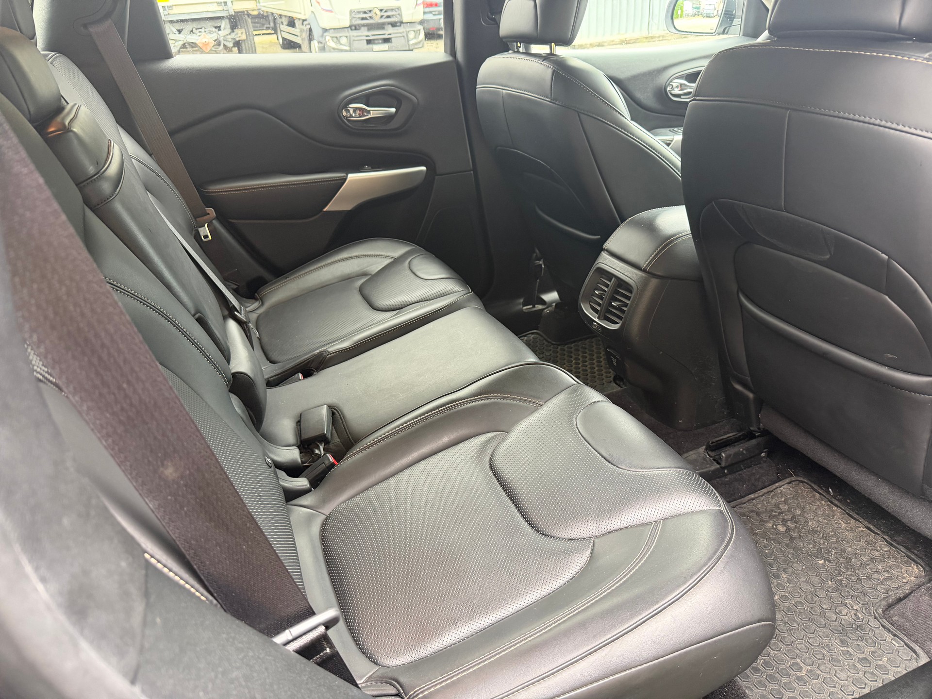 JEEP Cherokee 2.2TD Overland AWD 9ATX-image-14