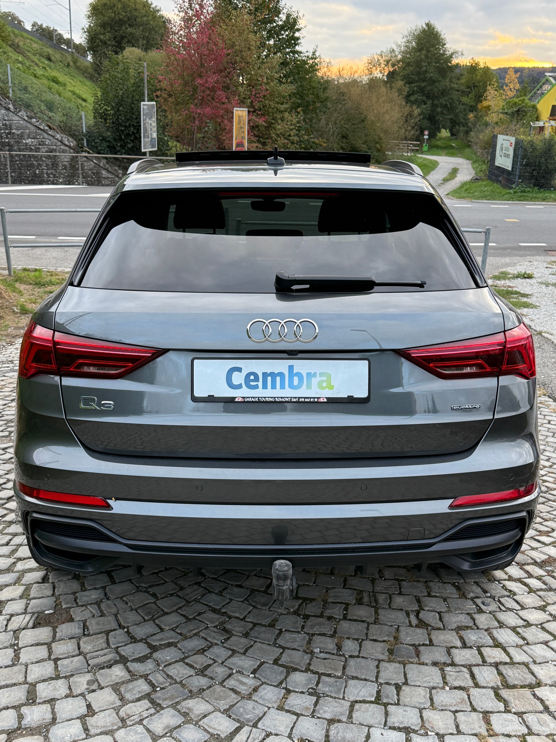 AUDI Q3 40 TFSI S line quattro S-tronic-showroom-element-3