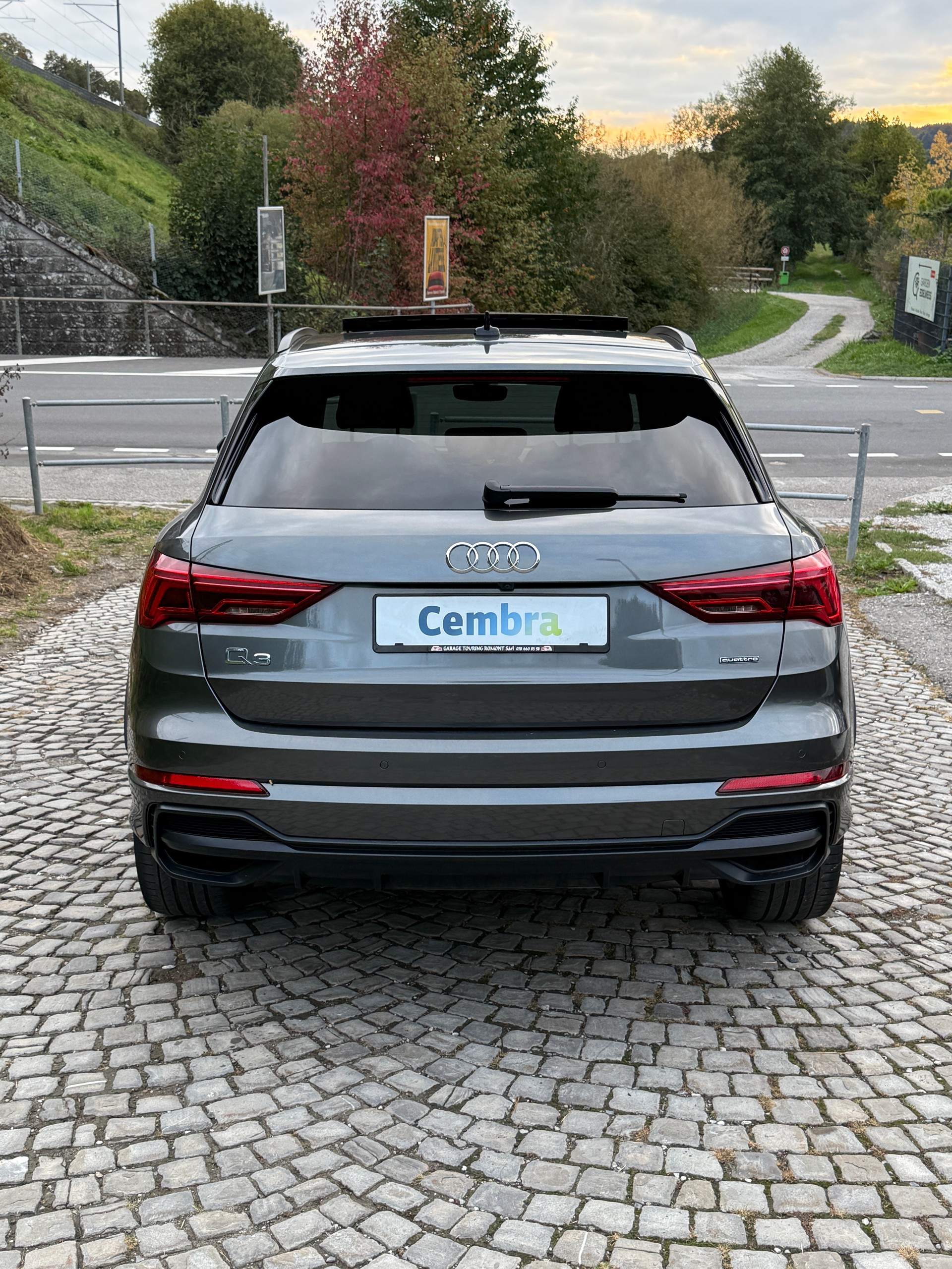 AUDI Q3 40 TFSI S line quattro S-tronic-showroom-element-1