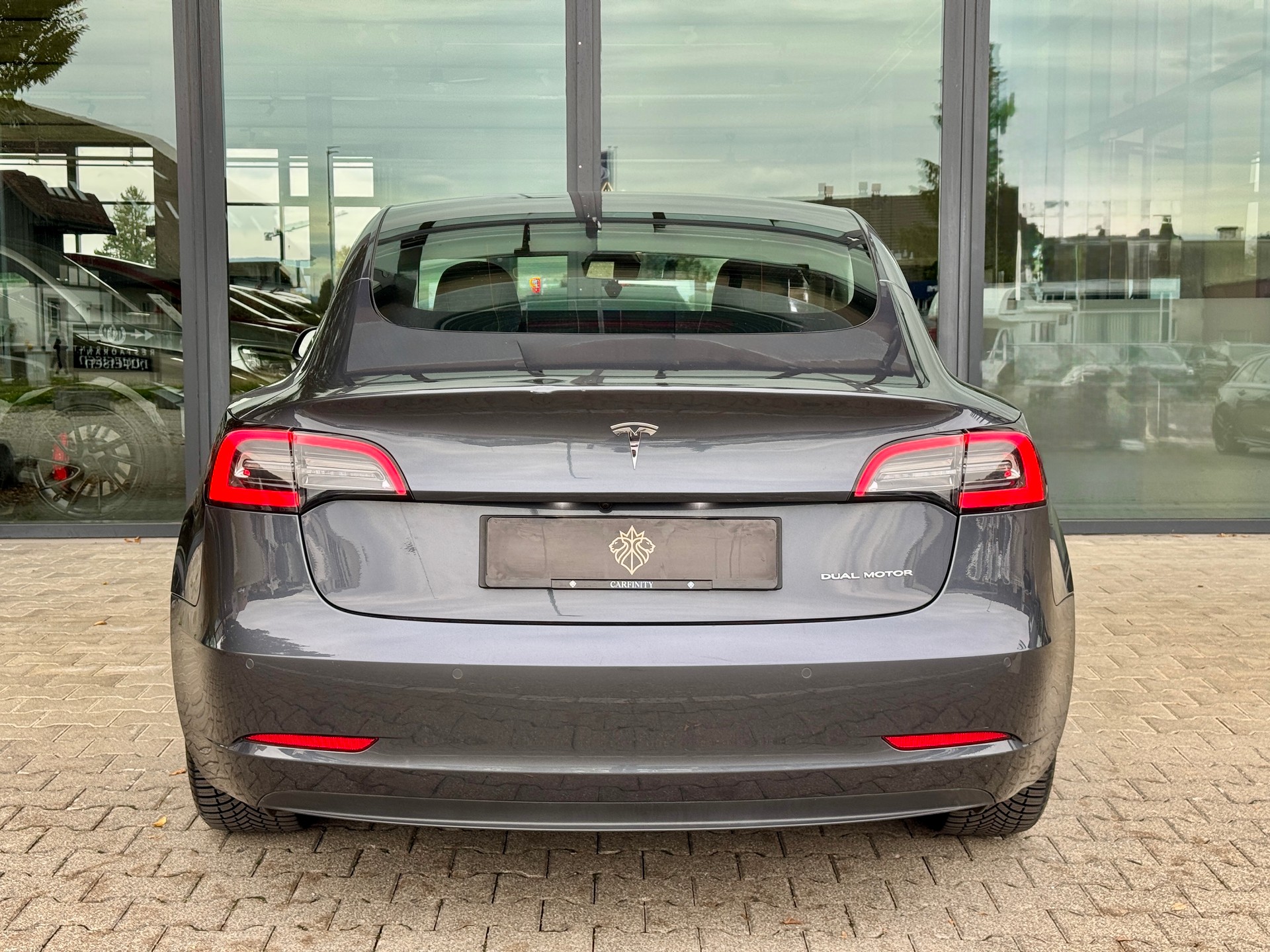 TESLA Model 3 Long Range Dual Motor AWD-image-4