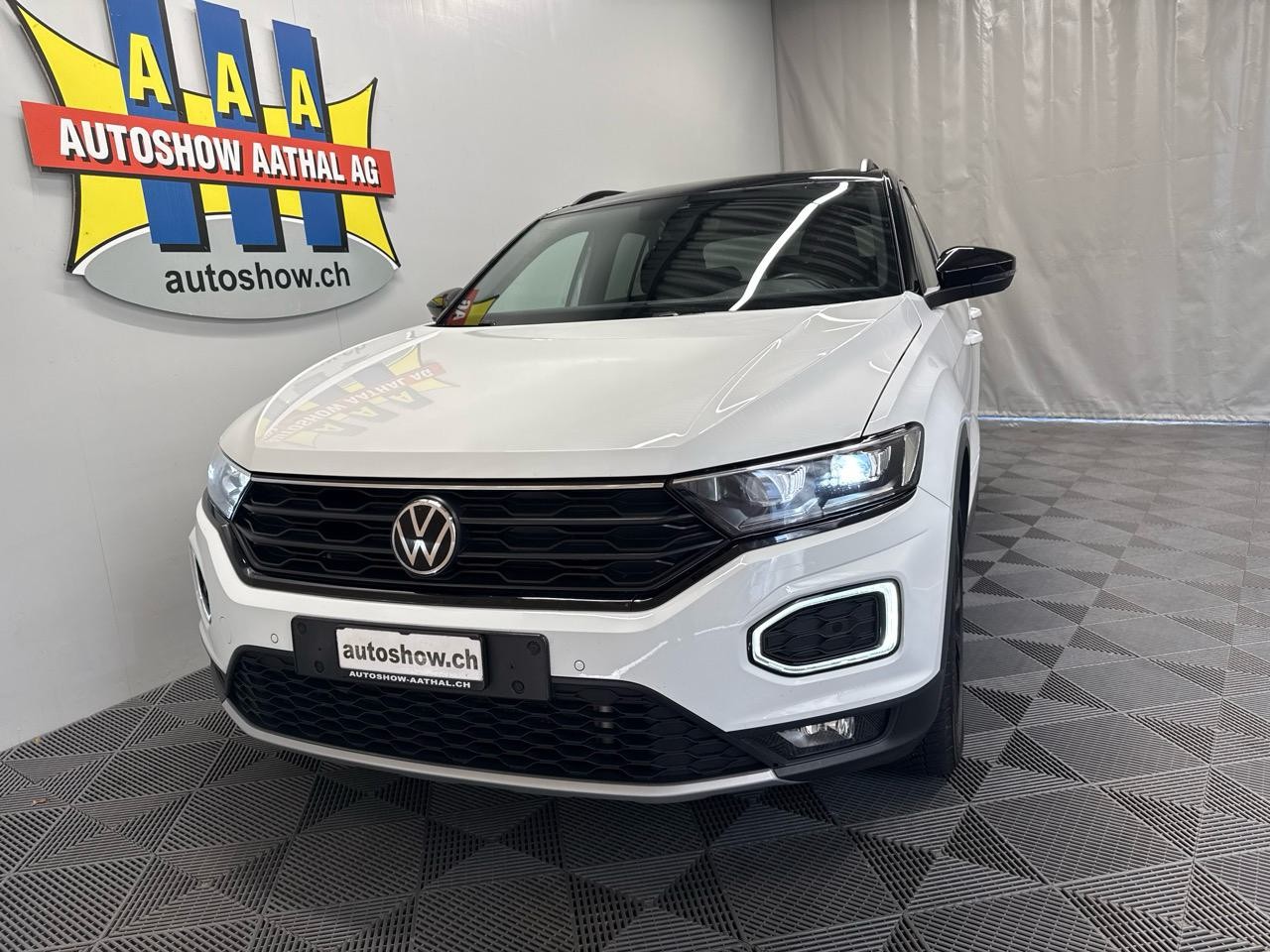 VW T-Roc 2.0TSI Sport Black Style 4Motion 190HP-image-12