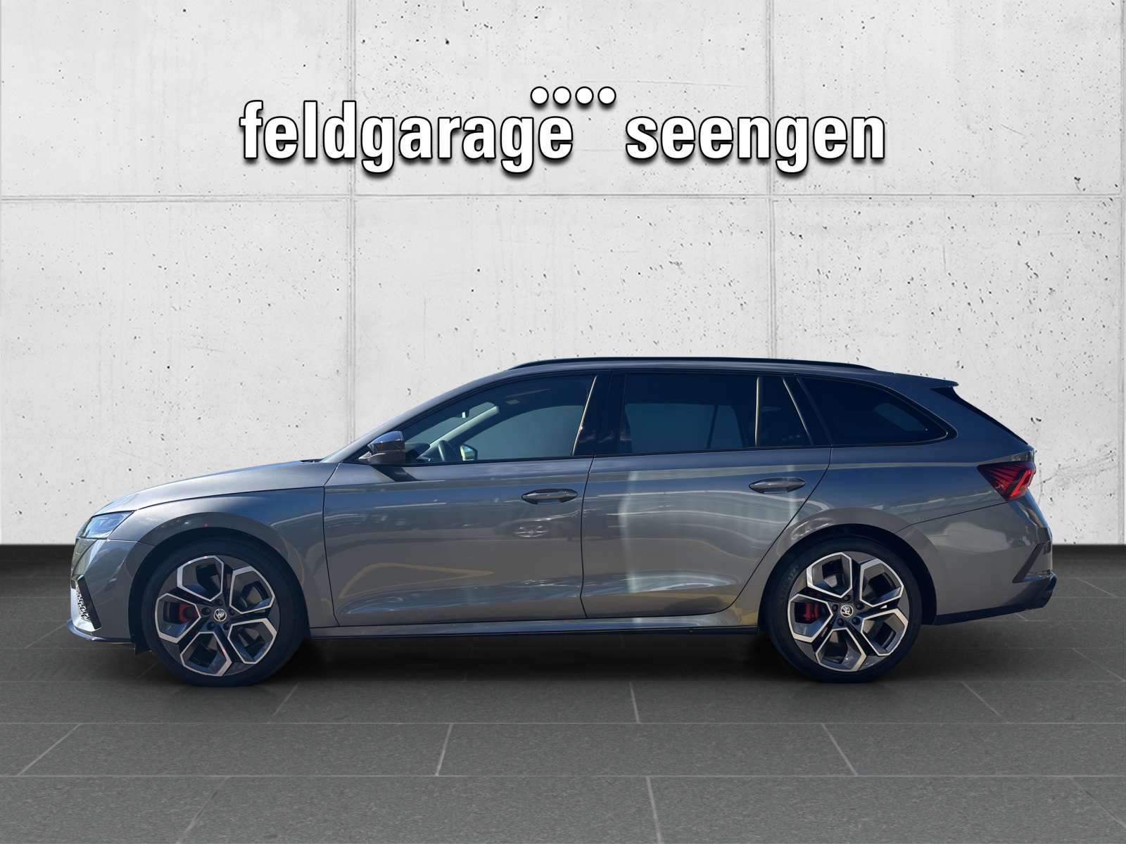 SKODA Octavia Combi 2.0 TSI DSG RS mit AHK & elektr. einstellbarer Fahrer- und Beifahrersitz-showroom-element-1