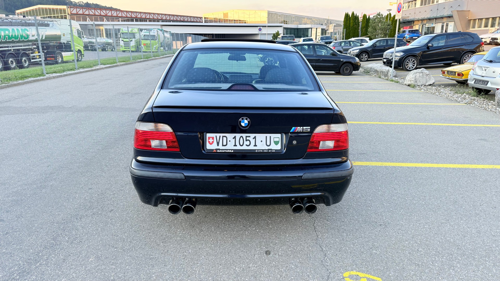 BMW M5-image-5