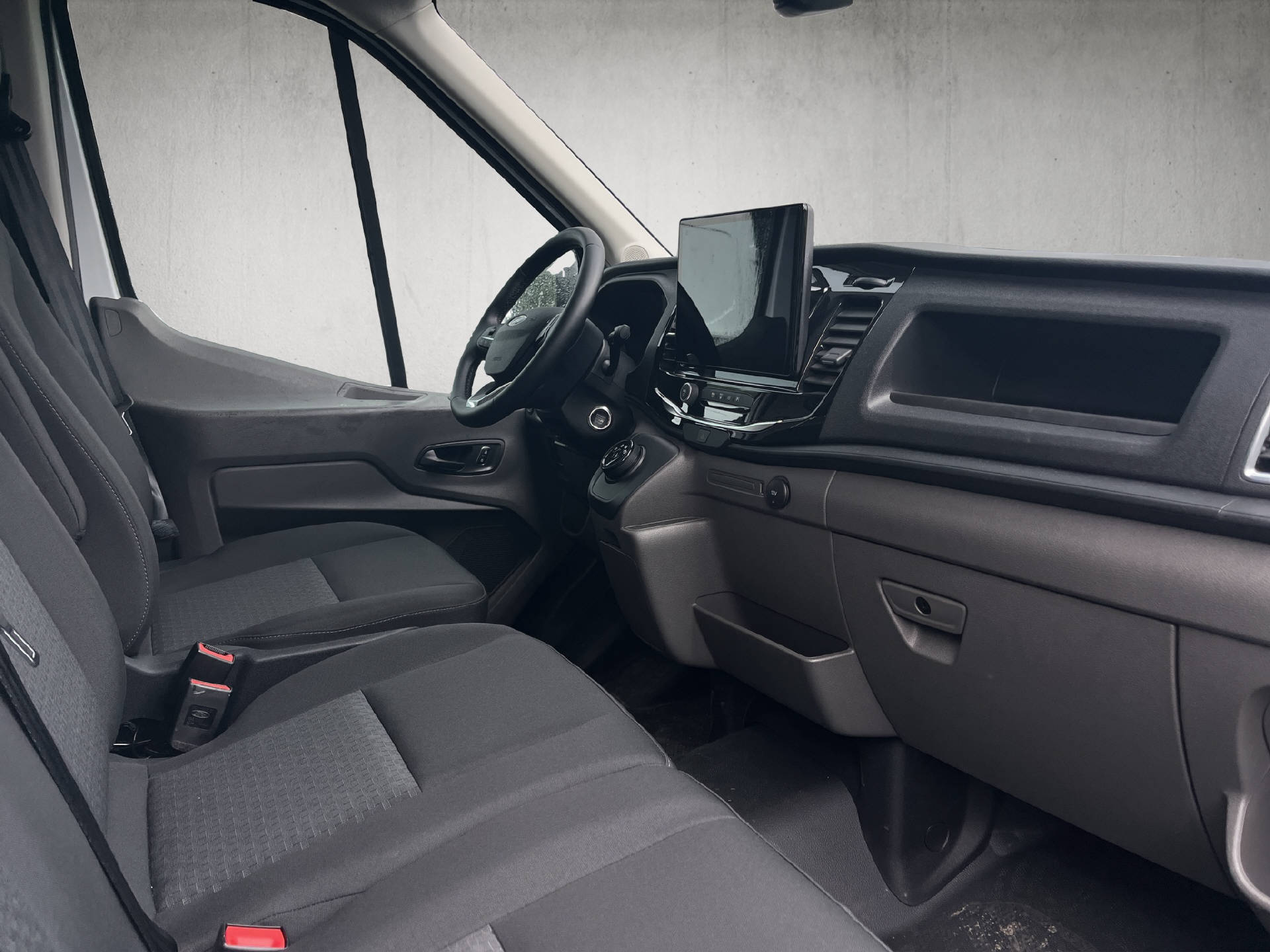 FORD E-Transit Van 350 L2H2 67kWh Trend-image-14