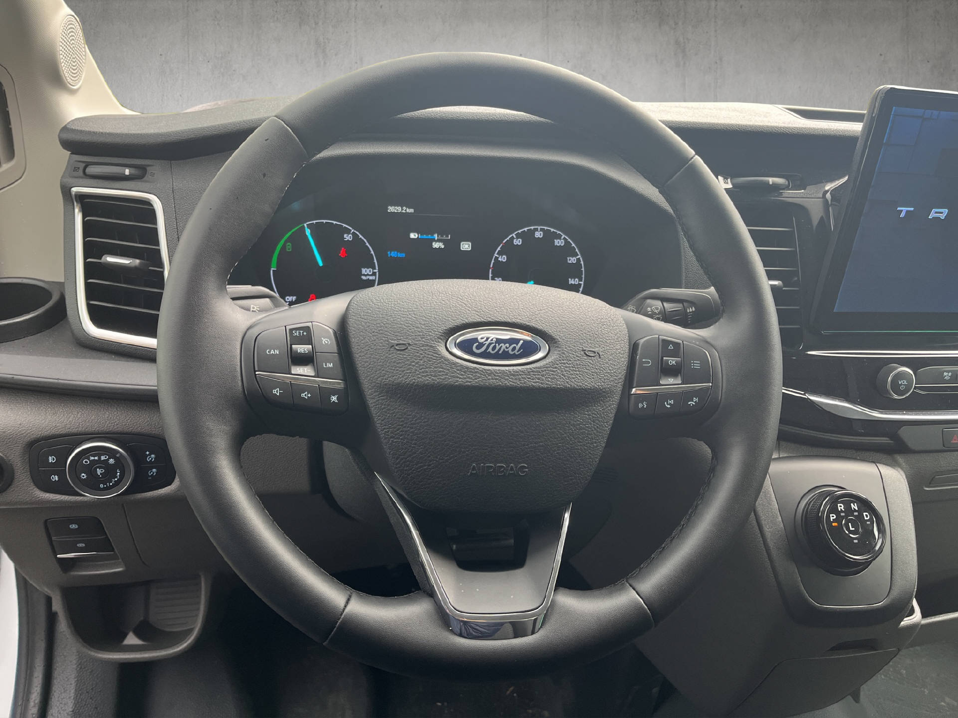 FORD E-Transit Van 350 L2H2 67kWh Trend-image-25