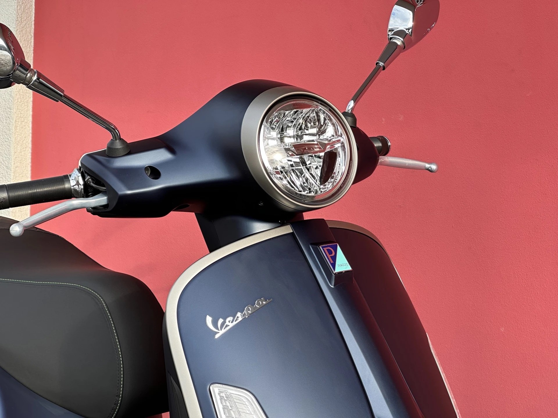 PIAGGIO Vespa GTS 125 Super Tech ABS-image-8