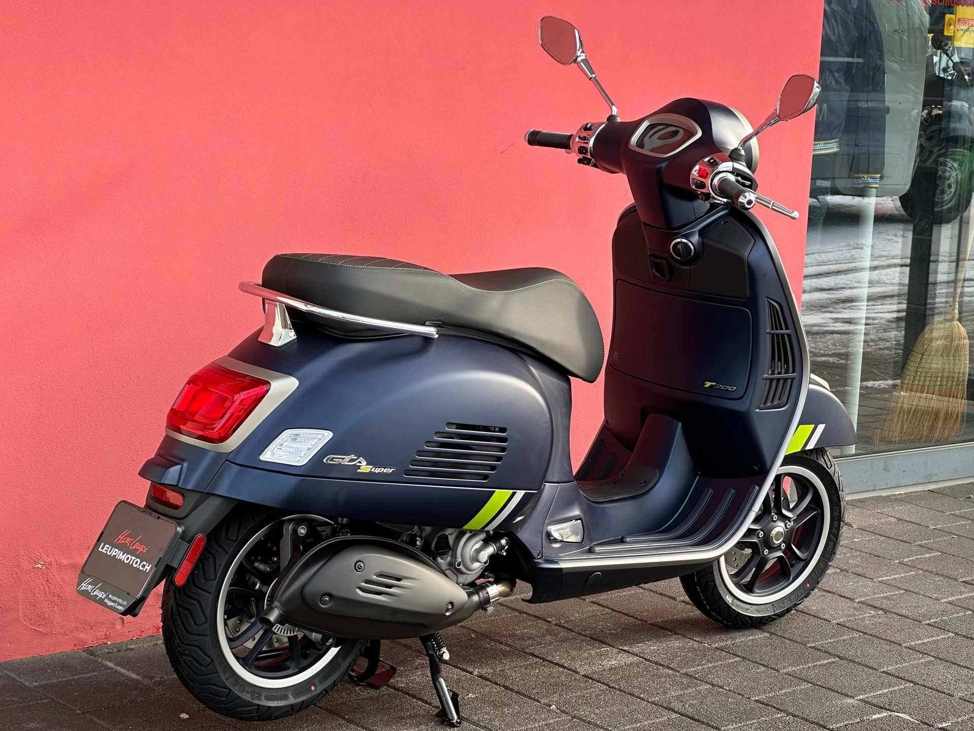 PIAGGIO Vespa GTS 125 Super Tech ABS-image-15