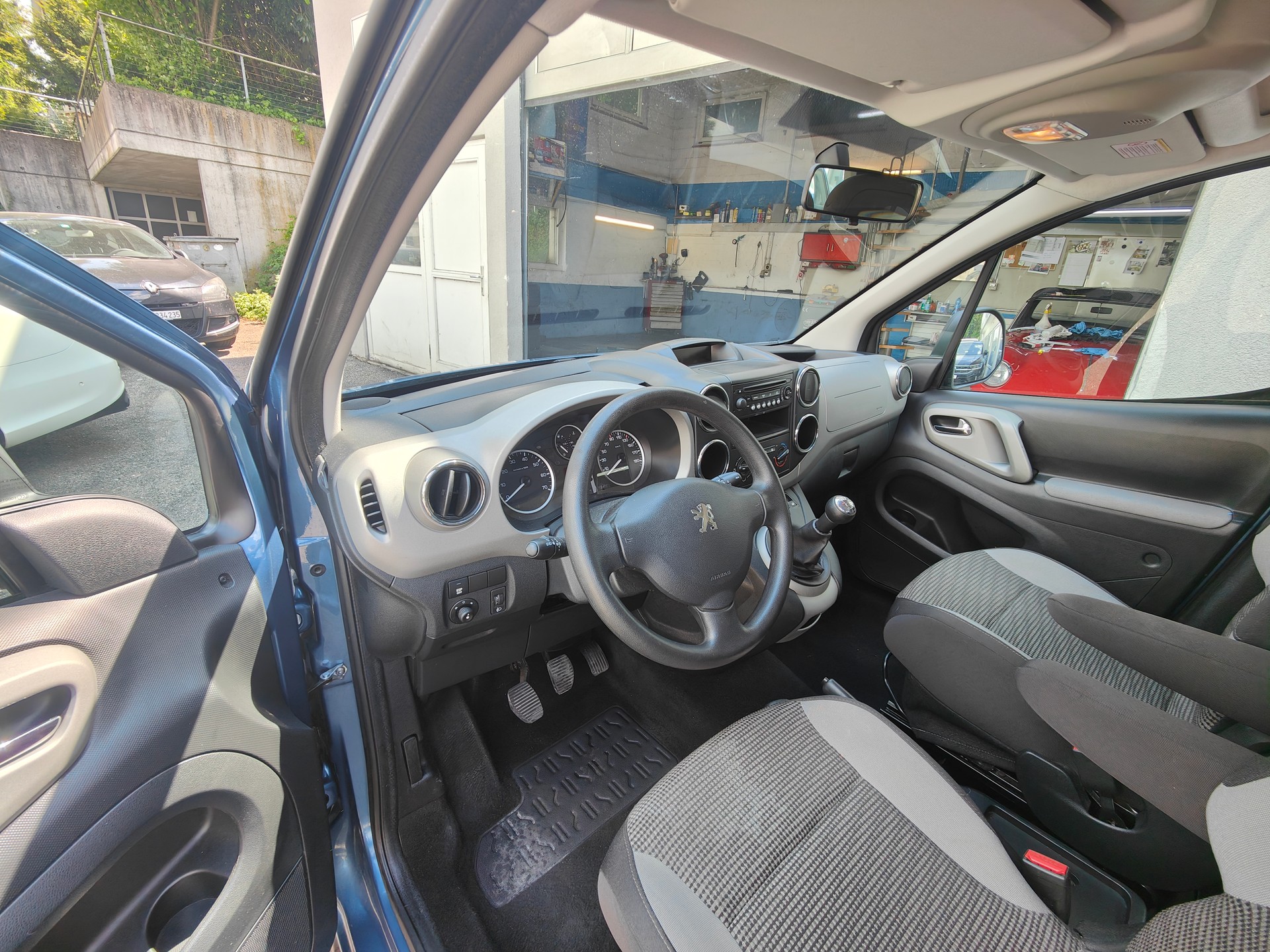 PEUGEOT Partner 1.6 HDI 112FAP Tepee, Outdoor-image-9