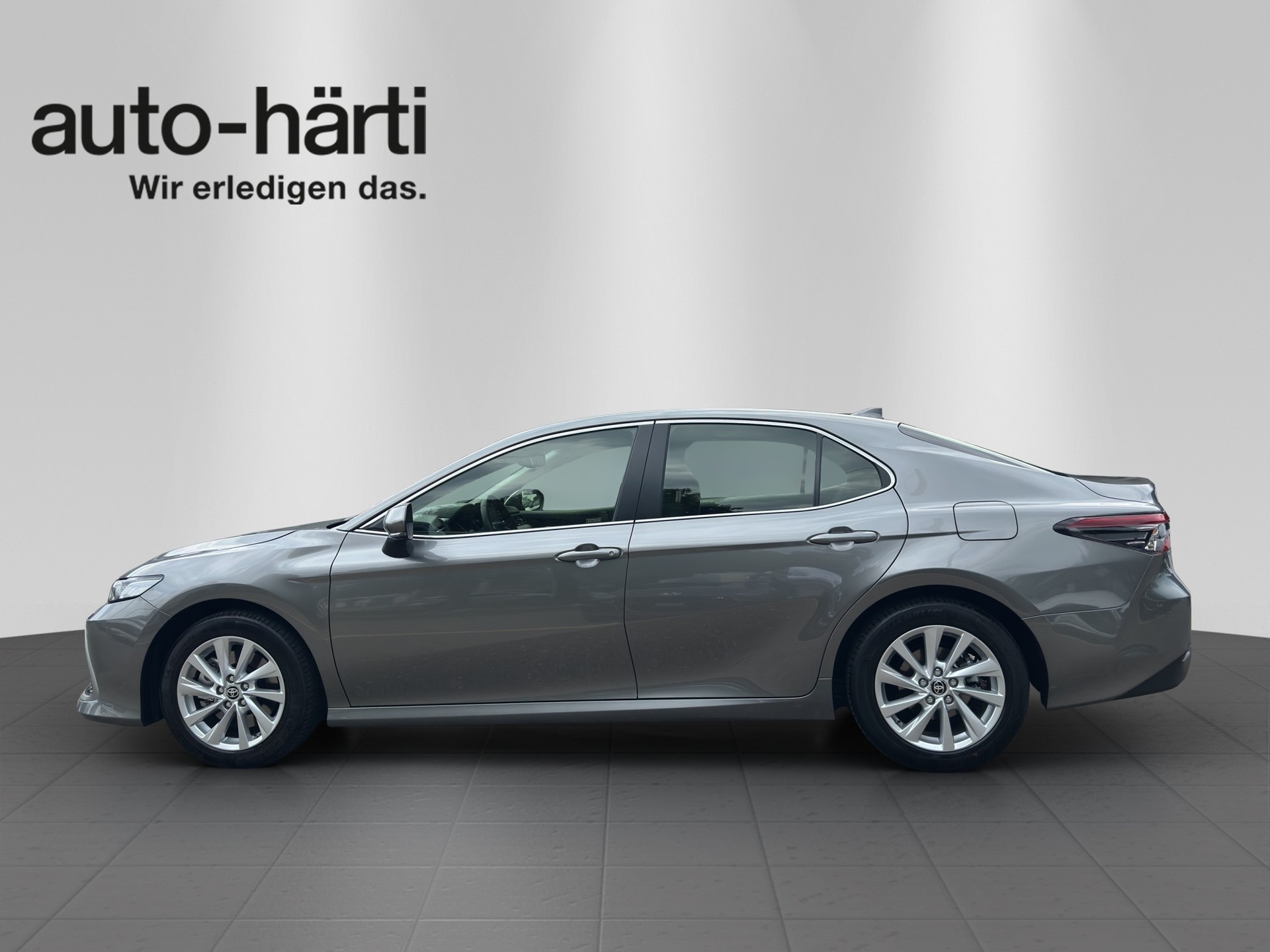 TOYOTA Camry 2.5 HSD e-CVT com.-showroom-element-1