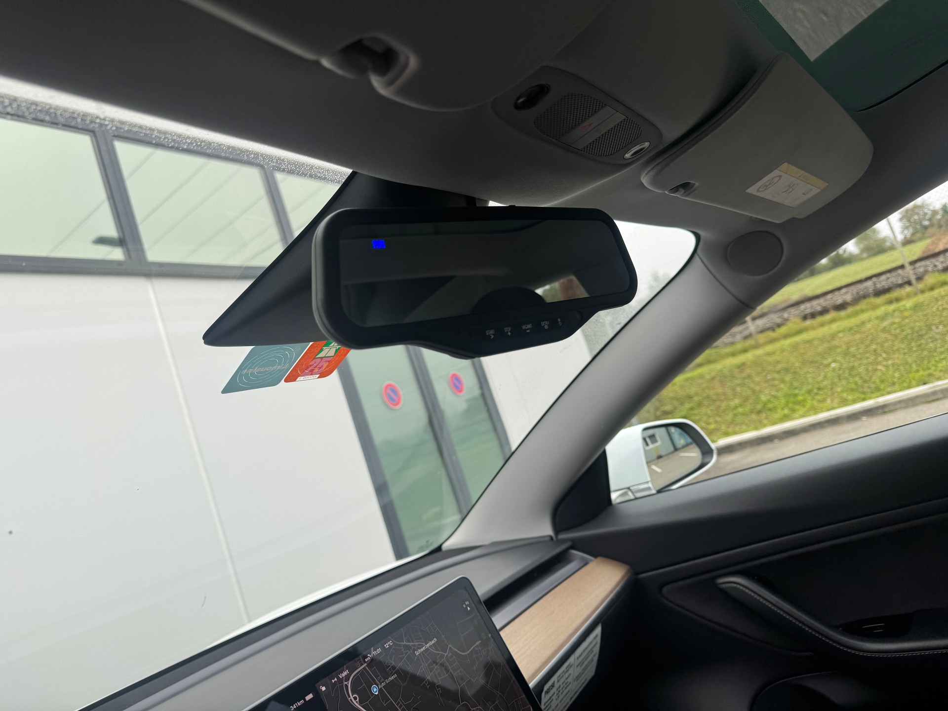 TESLA Model 3 Long Range Dual Motor AWD-image-8