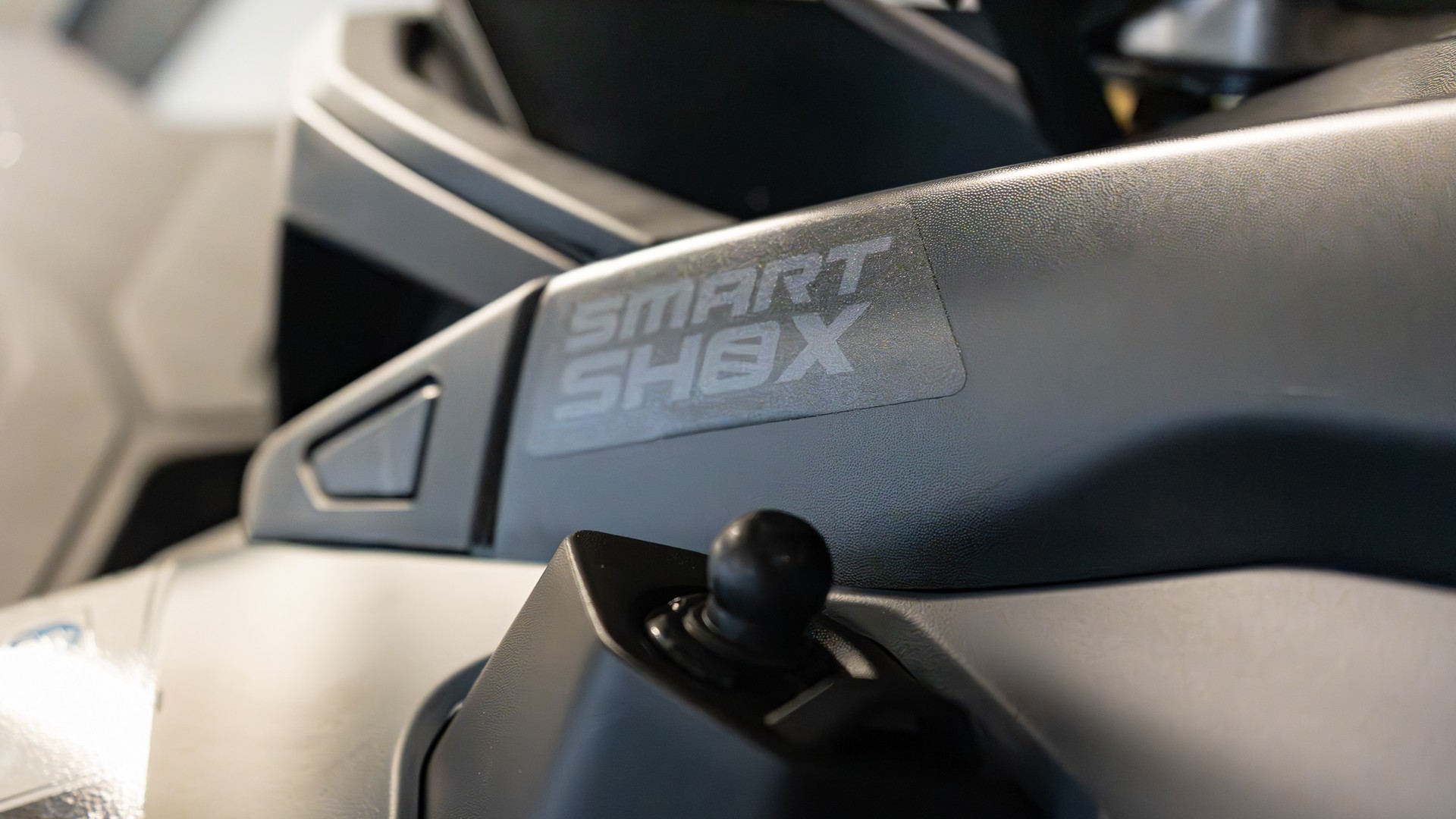 CAN-AM 1000R MAX LTD-image-8