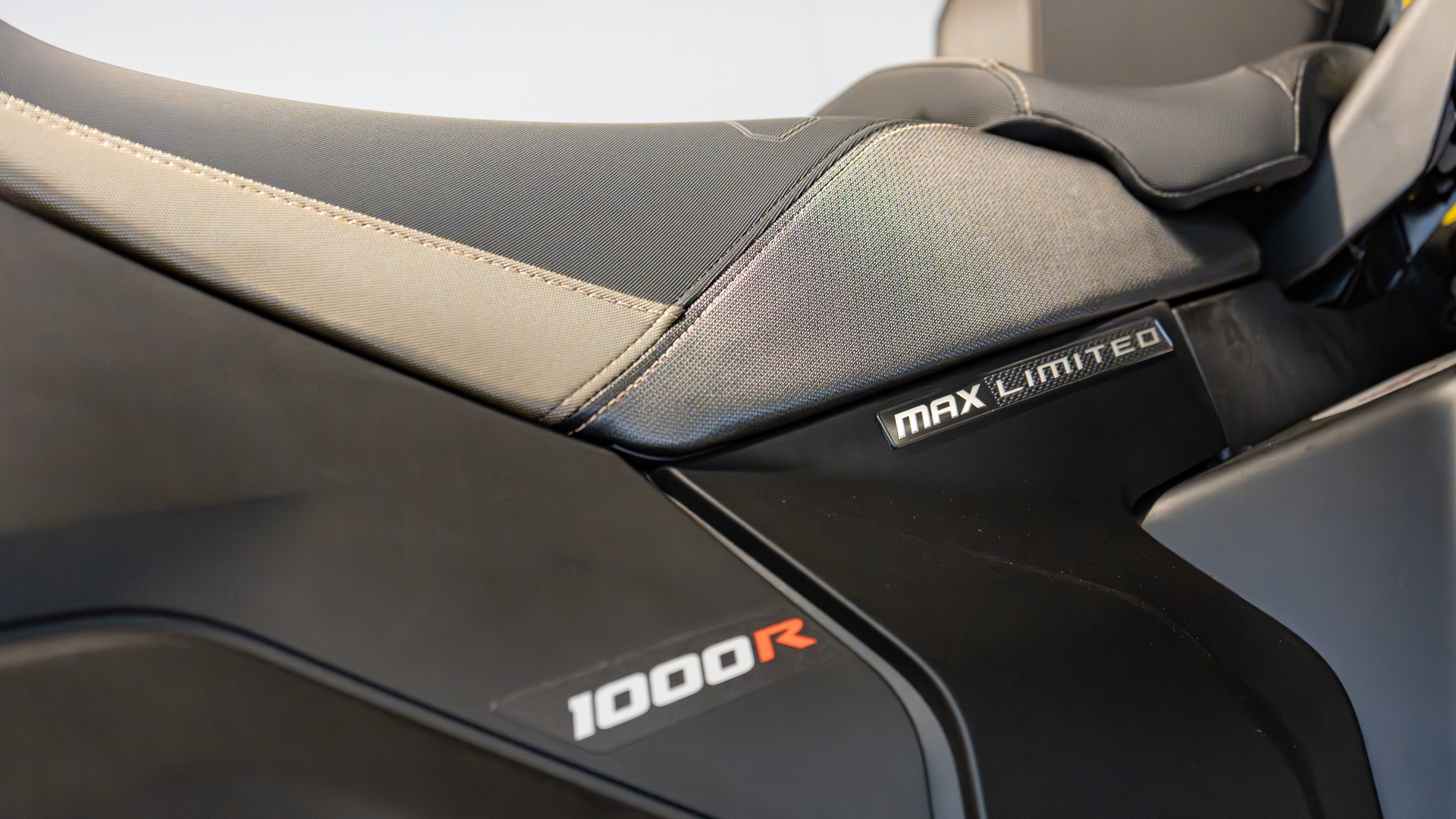 CAN-AM 1000R MAX LTD-image-9