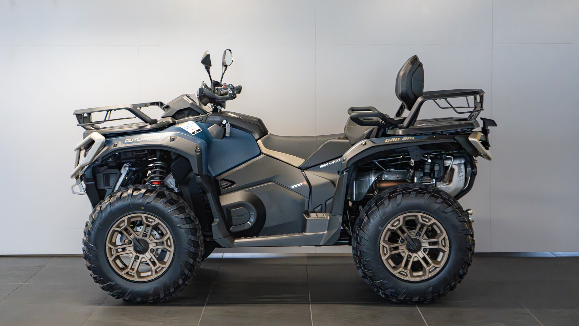 CAN-AM 1000R MAX LTD-image-1