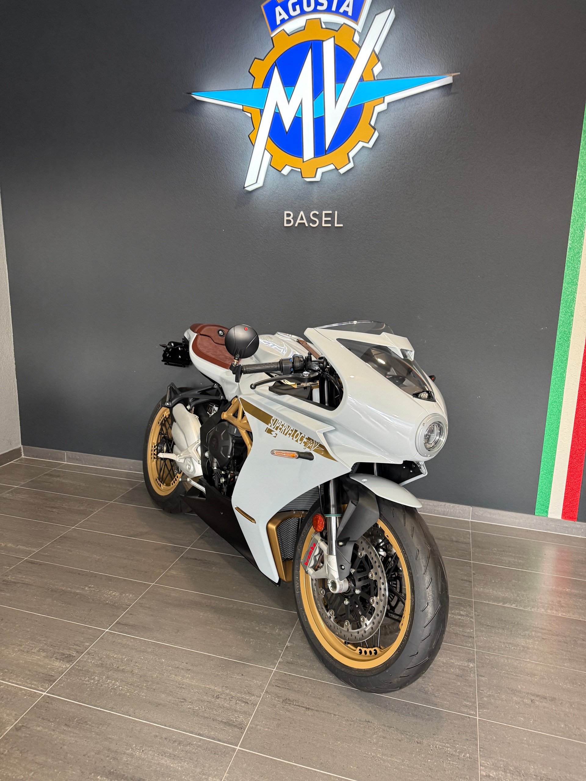 MV AGUSTA Superveloce S 800-image-2