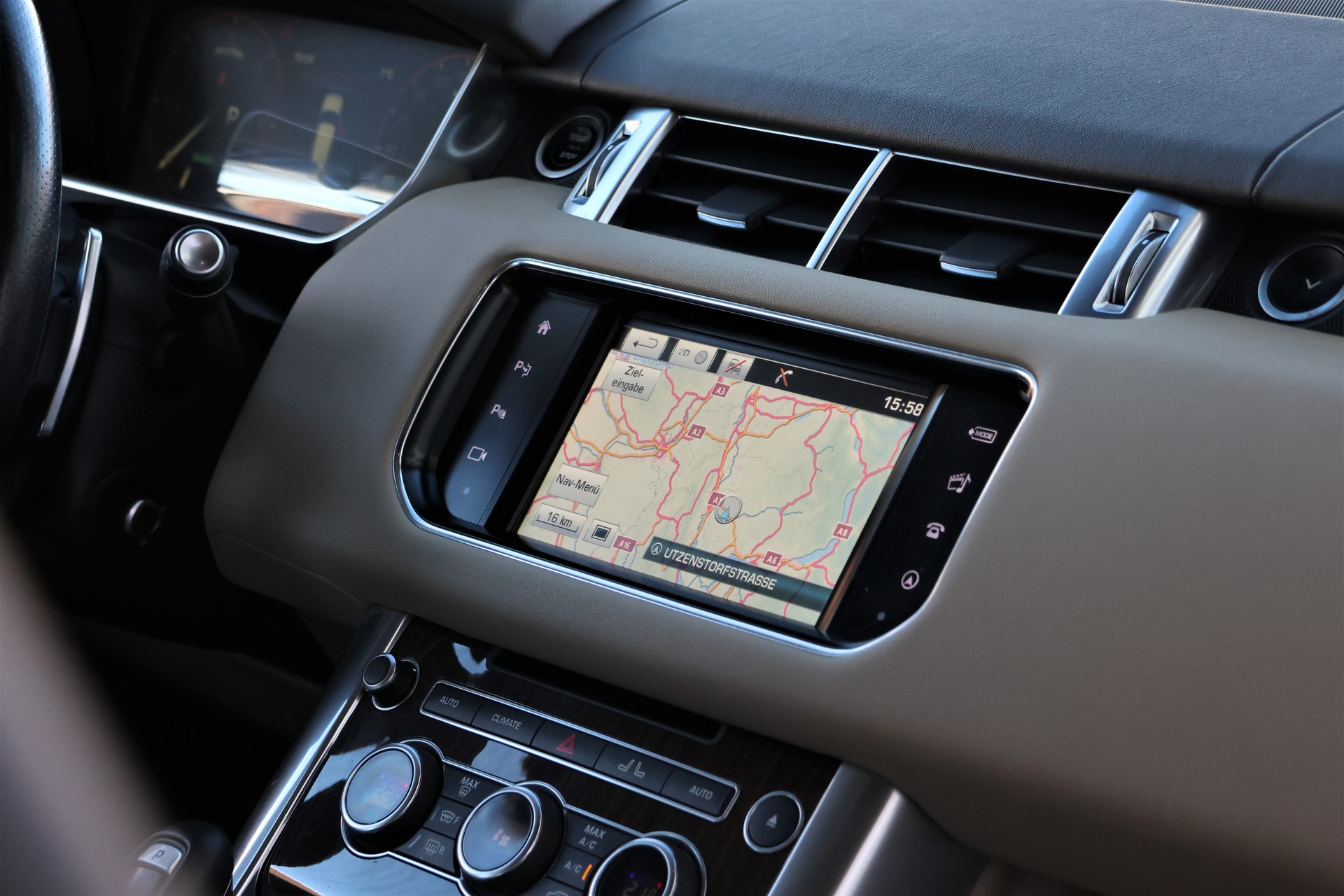 LAND ROVER Range Rover Sport 3.0 SDV6 Hybrid HSE Automatic + 3.0T AHK-image-19