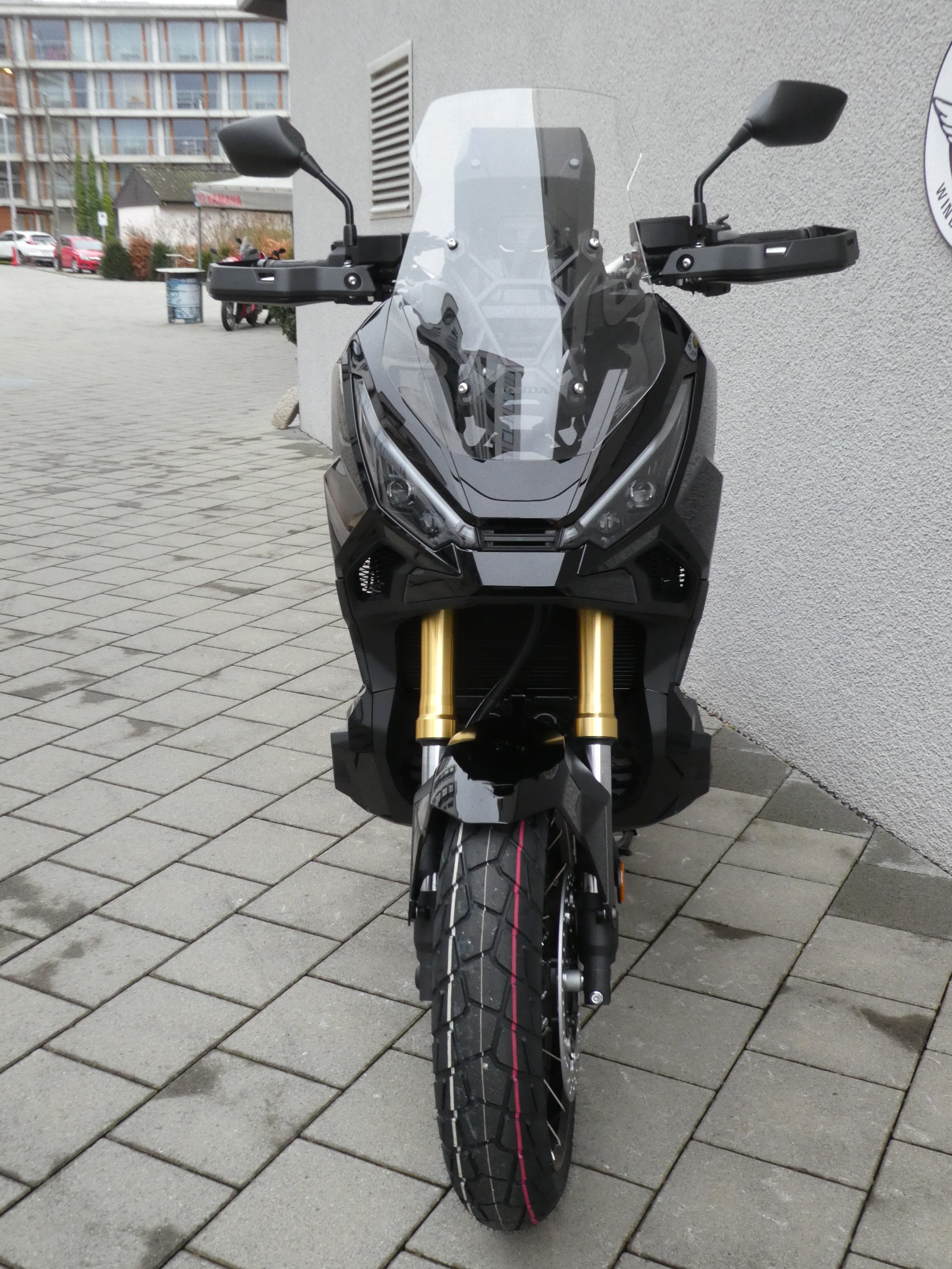 HONDA X-ADV 750-image-1