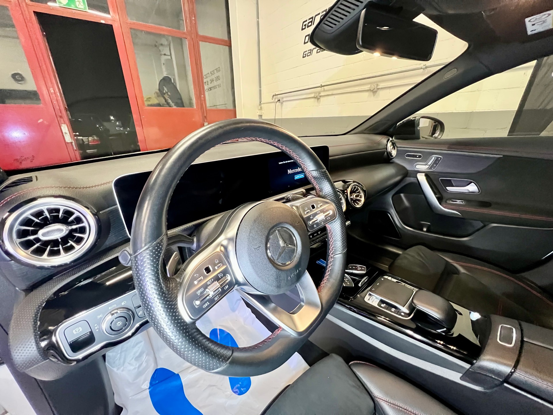 MERCEDES-BENZ CLA Shooting Brake 220 7G-DCT AMG Line-image-10