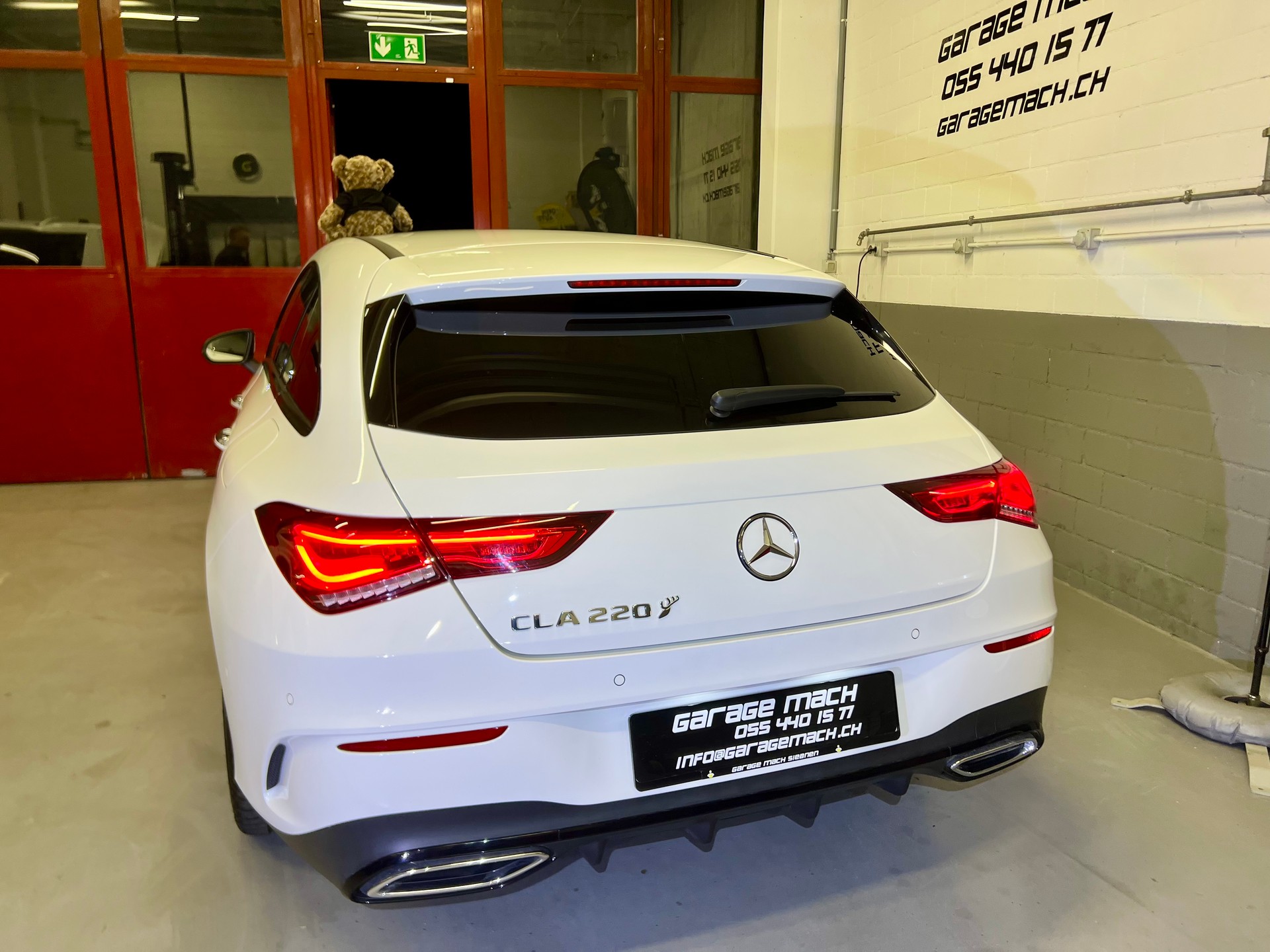 MERCEDES-BENZ CLA Shooting Brake 220 7G-DCT AMG Line-image-5