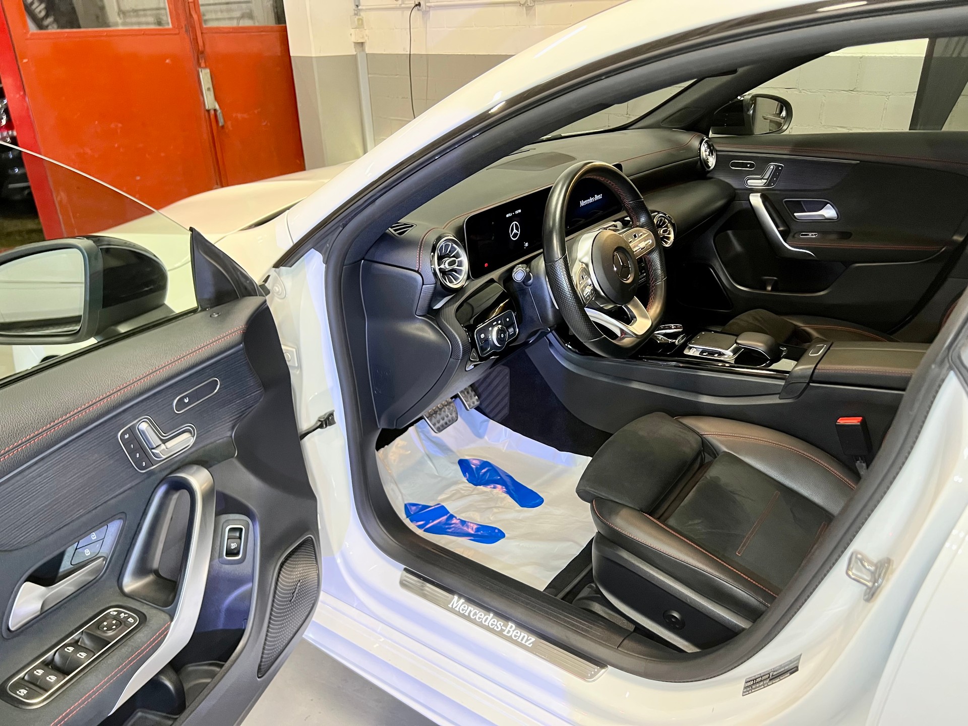 MERCEDES-BENZ CLA Shooting Brake 220 7G-DCT AMG Line-image-8