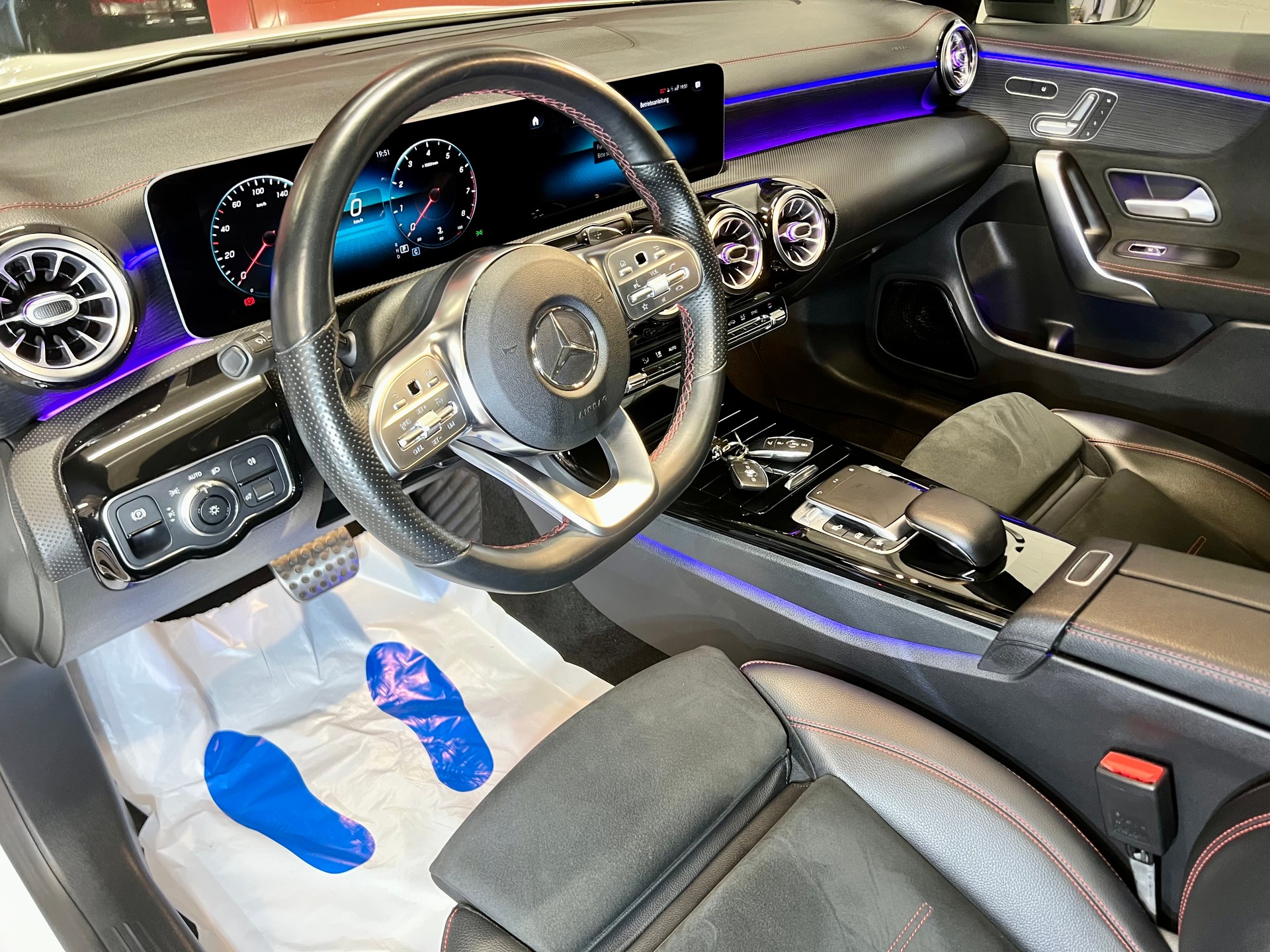 MERCEDES-BENZ CLA Shooting Brake 220 7G-DCT AMG Line-image-7