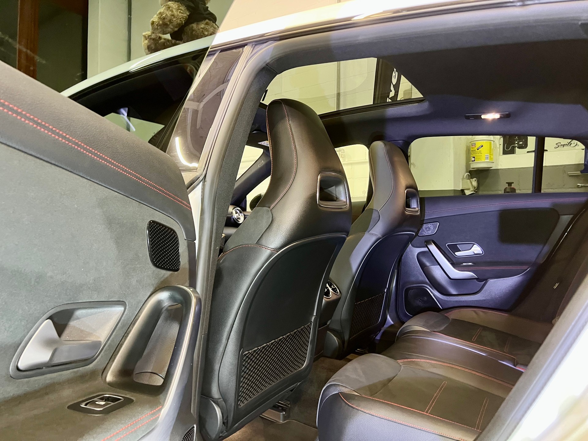 MERCEDES-BENZ CLA Shooting Brake 220 7G-DCT AMG Line-image-15