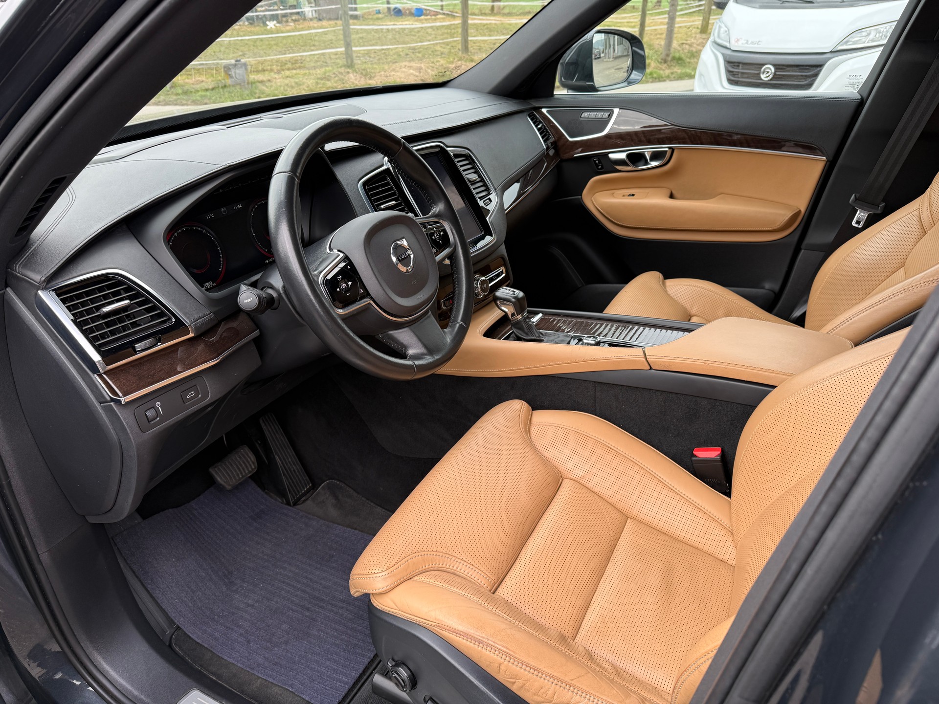 VOLVO XC90 D5 AWD Inscription Geartronic-image-12