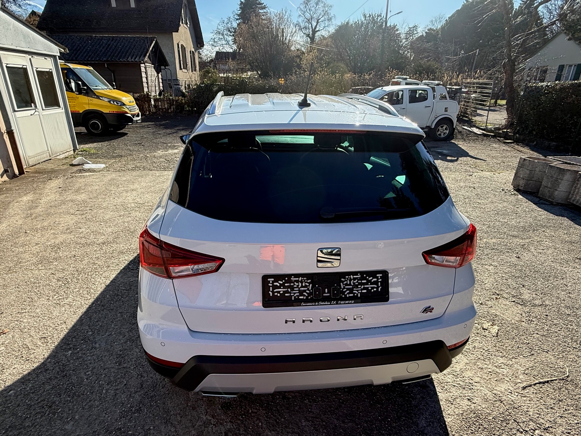 SEAT Arona 1.5 TSI Evo FR ( Sièges alcanthara - Visite du jour-Garantie-Service à jour )-image-4