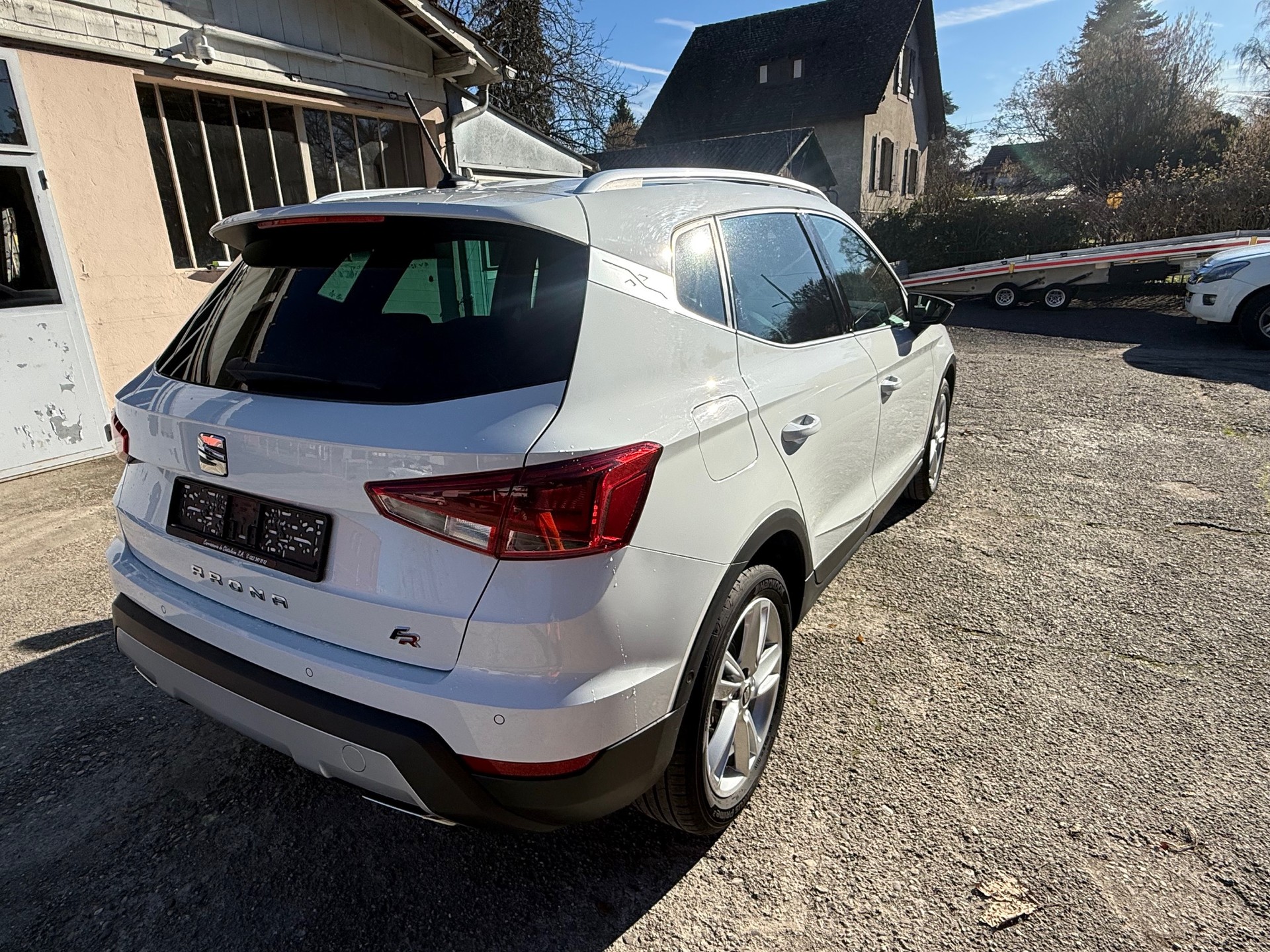 SEAT Arona 1.5 TSI Evo FR ( Sièges alcanthara - Visite du jour-Garantie-Service à jour )-image-2