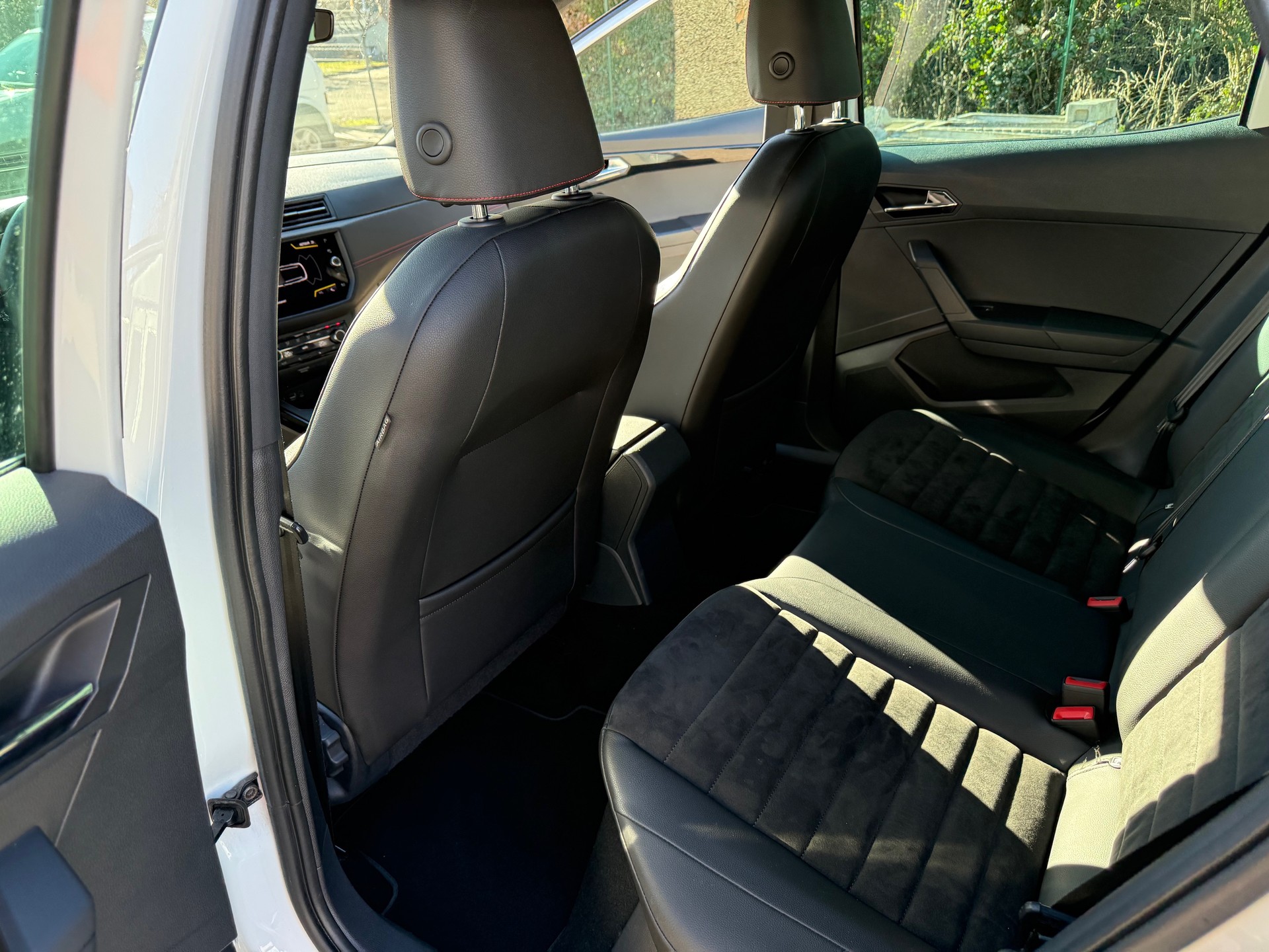 SEAT Arona 1.5 TSI Evo FR ( Sièges alcanthara - Visite du jour-Garantie-Service à jour )-image-6