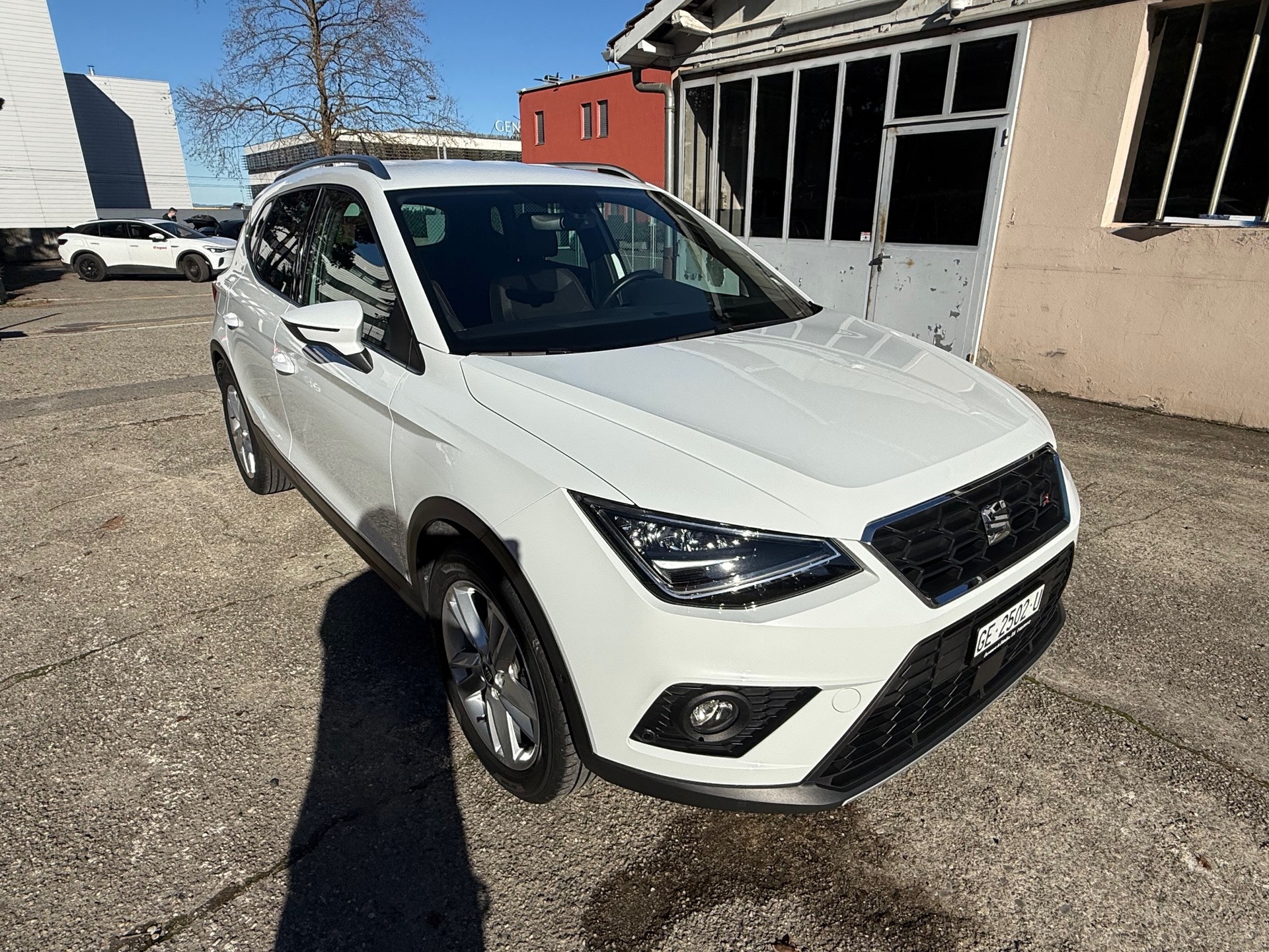 SEAT Arona 1.5 TSI Evo FR ( Sièges alcanthara - Visite du jour-Garantie-Service à jour )-image-1
