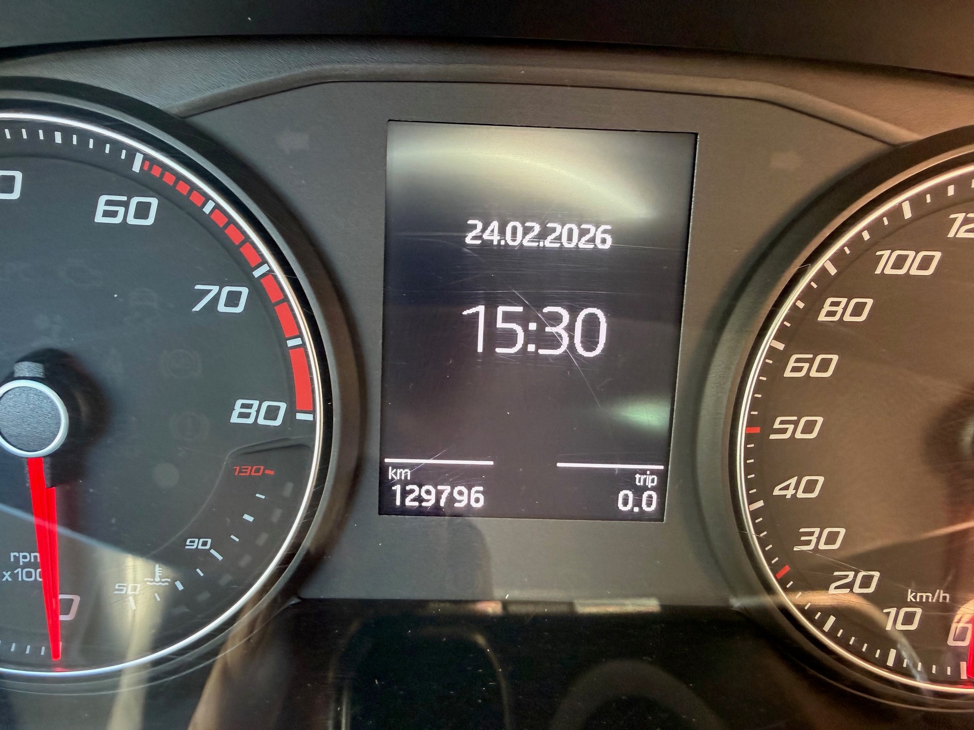 SEAT Arona 1.5 TSI Evo FR ( Sièges alcanthara - Visite du jour-Garantie-Service à jour )-image-10