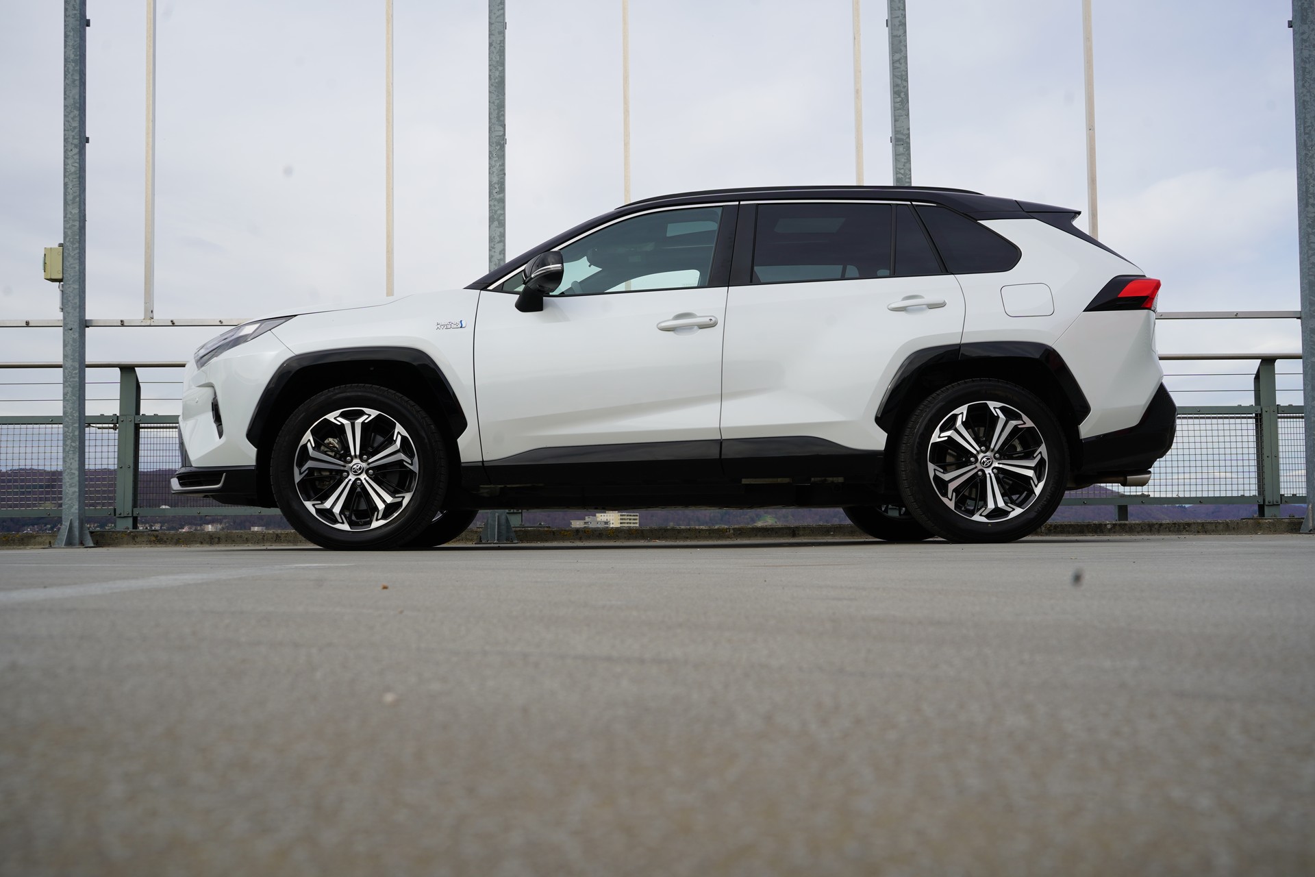 TOYOTA RAV-4 2.5 PHEV GR SPORT E-CVT 4WD l 306 PS-showroom-element-3