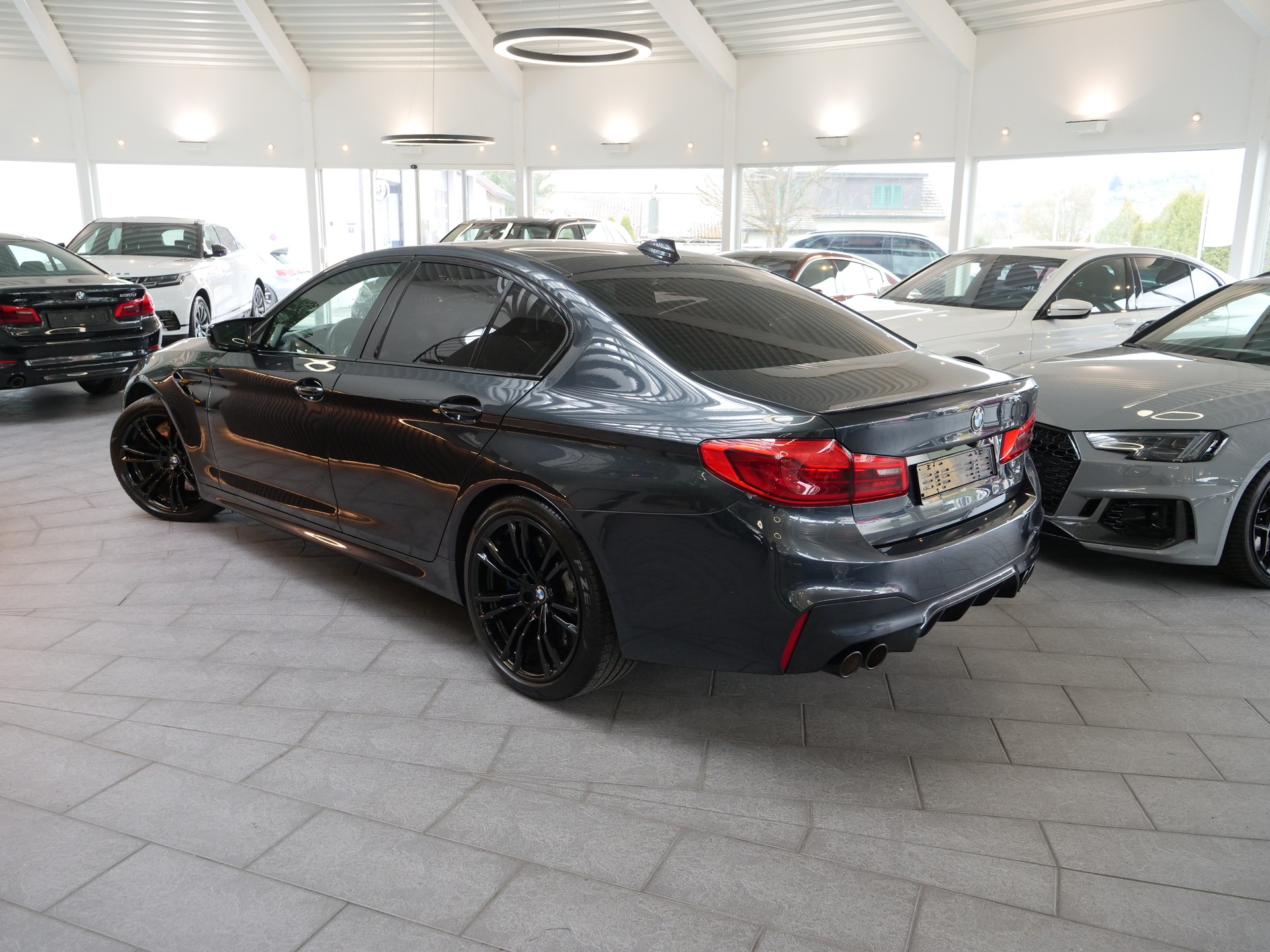 BMW M5 xDrive Drivelogic-showroom-element-3