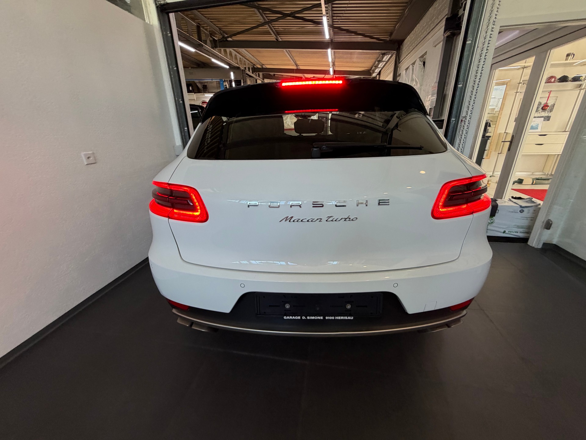 PORSCHE Macan Turbo PDK-image-7