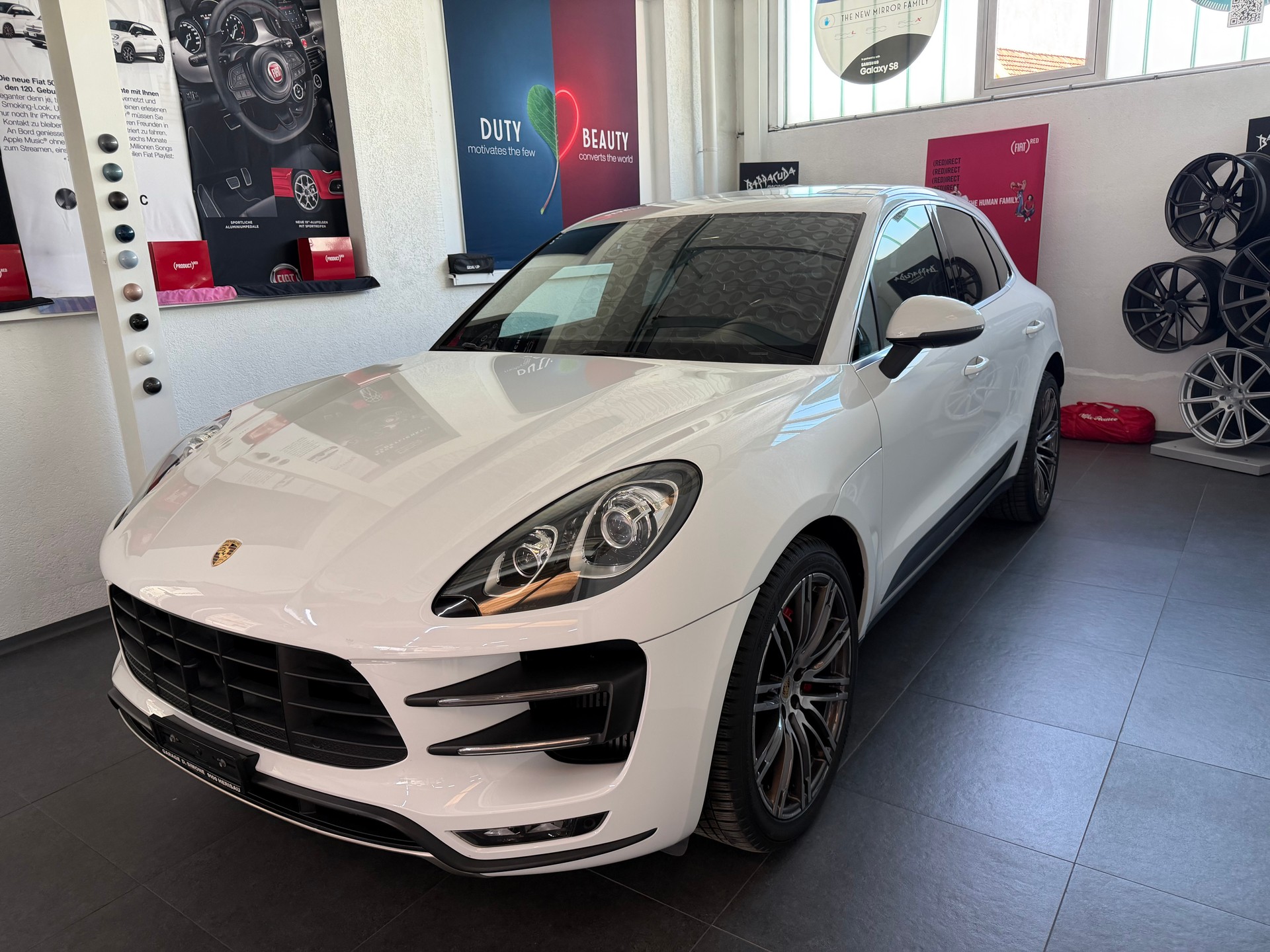 PORSCHE Macan Turbo PDK-image-2