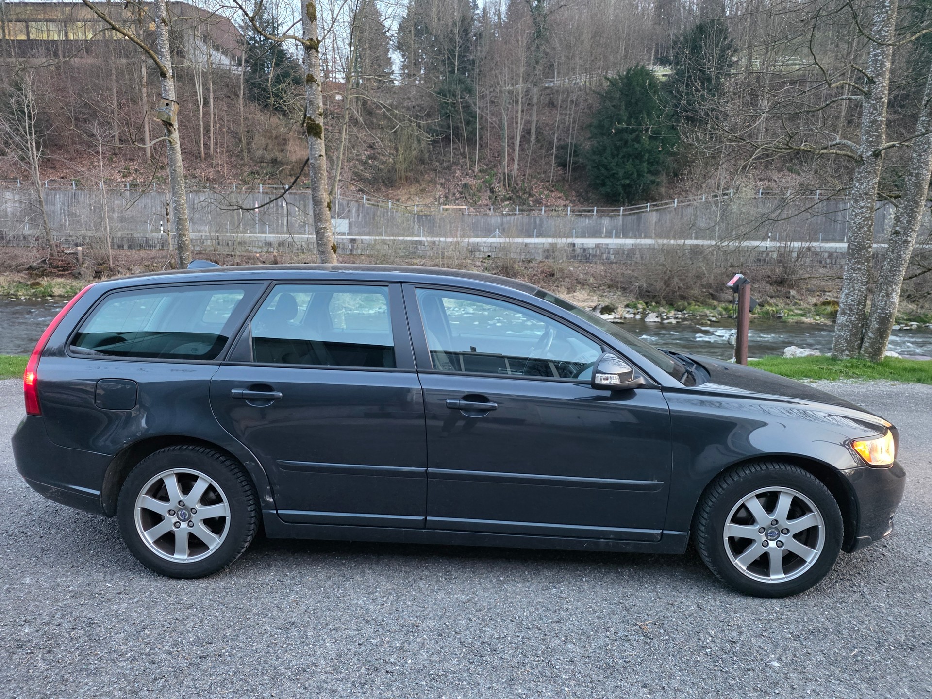VOLVO V50 2.0D ☆☆☆ Exportfahrzeug ☆☆☆-showroom-element-3