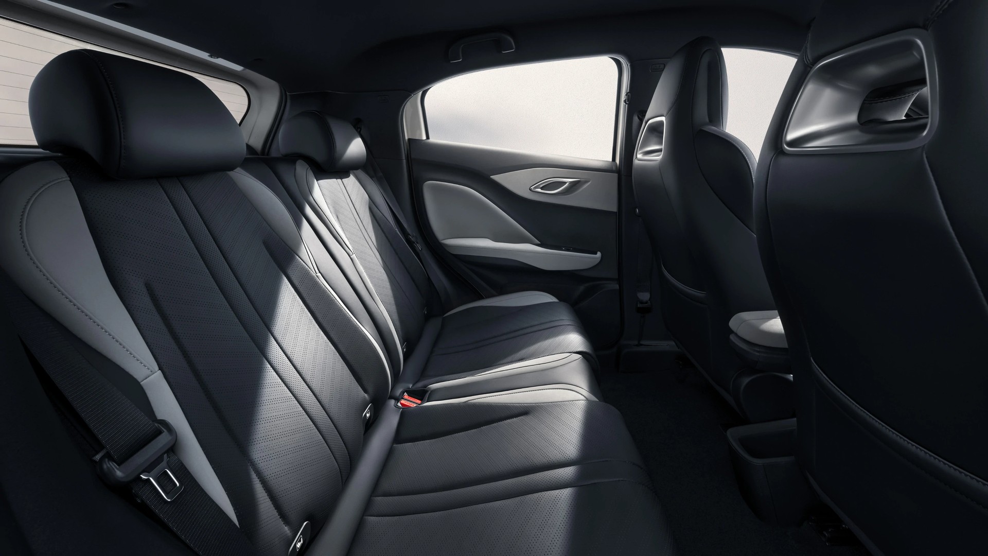 BYD Dolphin Surf 43 kWh Comfort-image-5